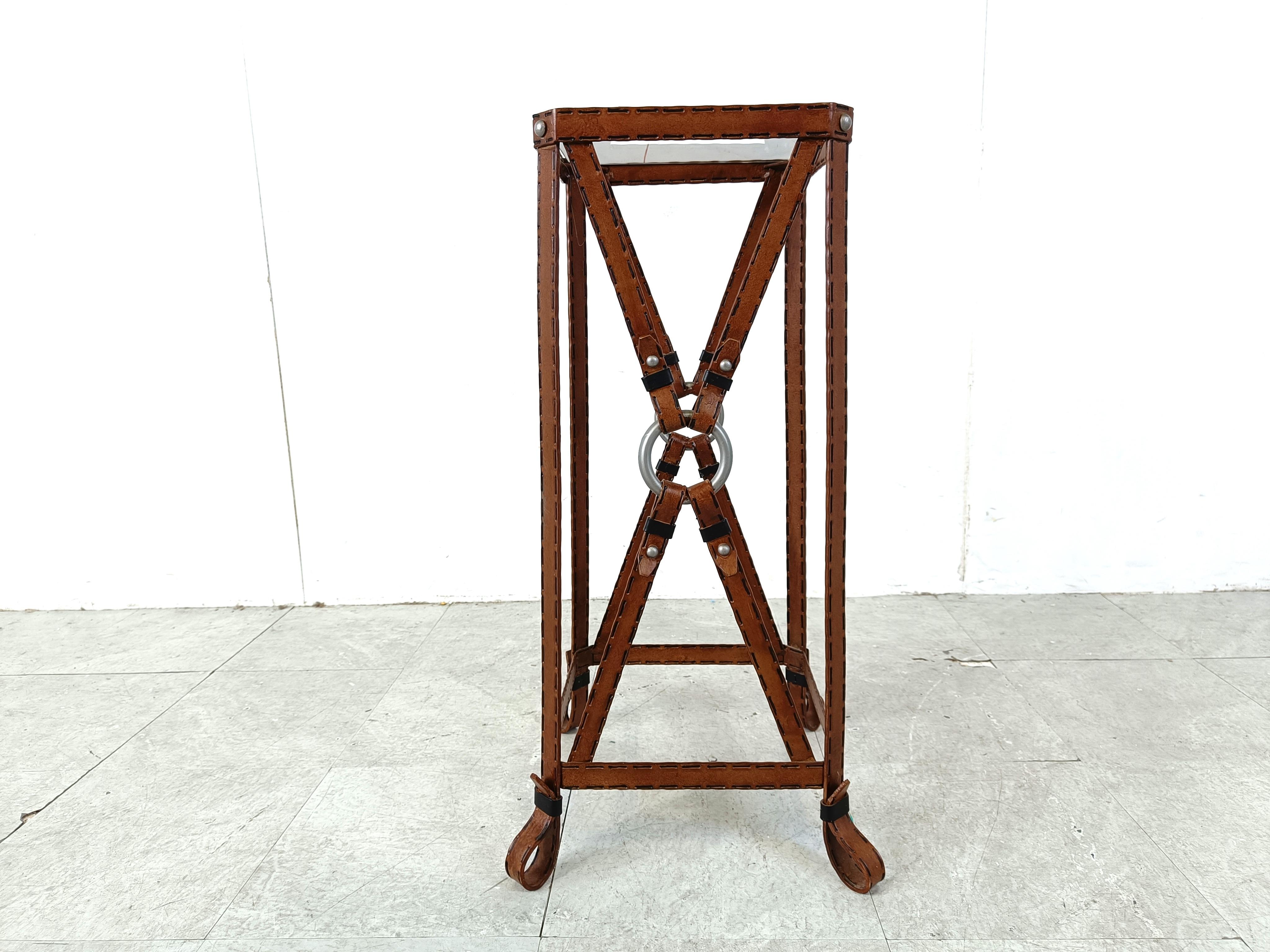 Iron Faux Leather Side Table in the style of Jacques Adnet In Good Condition For Sale In HEVERLEE, BE