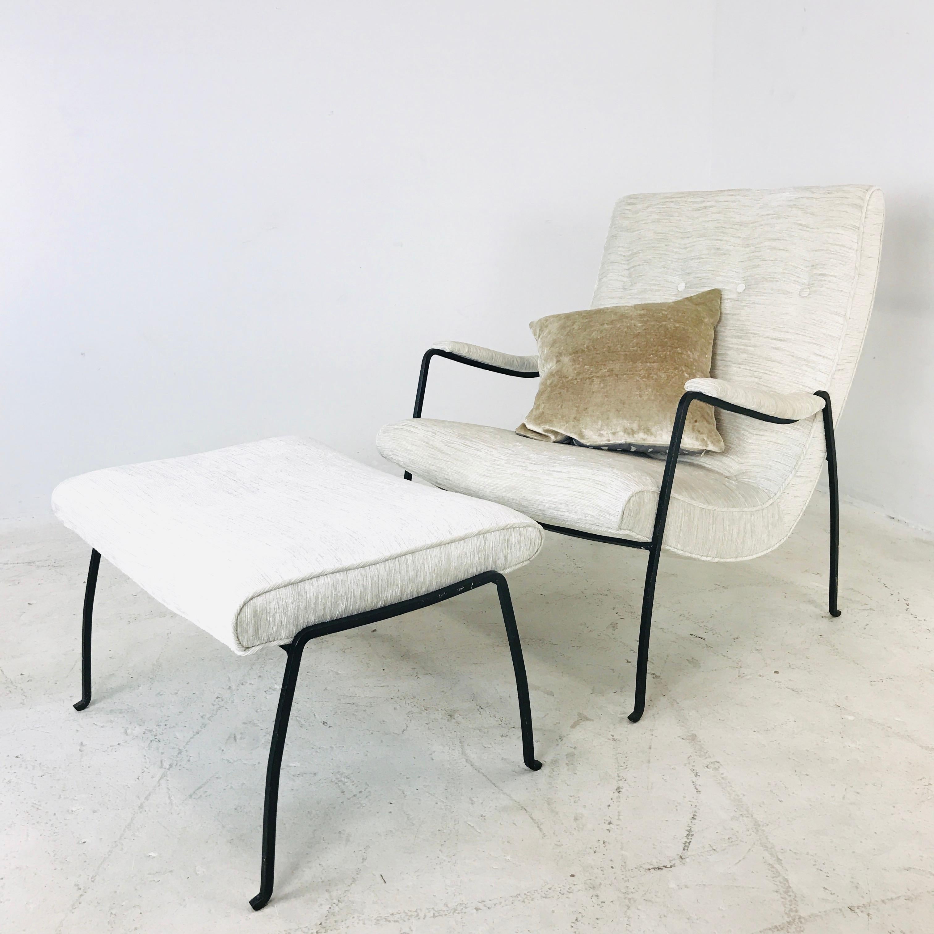 metal framed lounge chairs