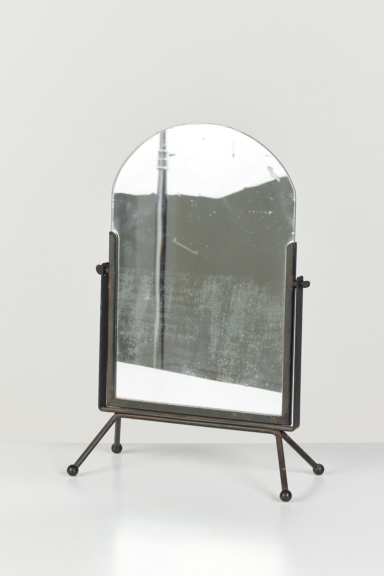 20ième siècle Miroir de courtoisie sur pied en fer en vente