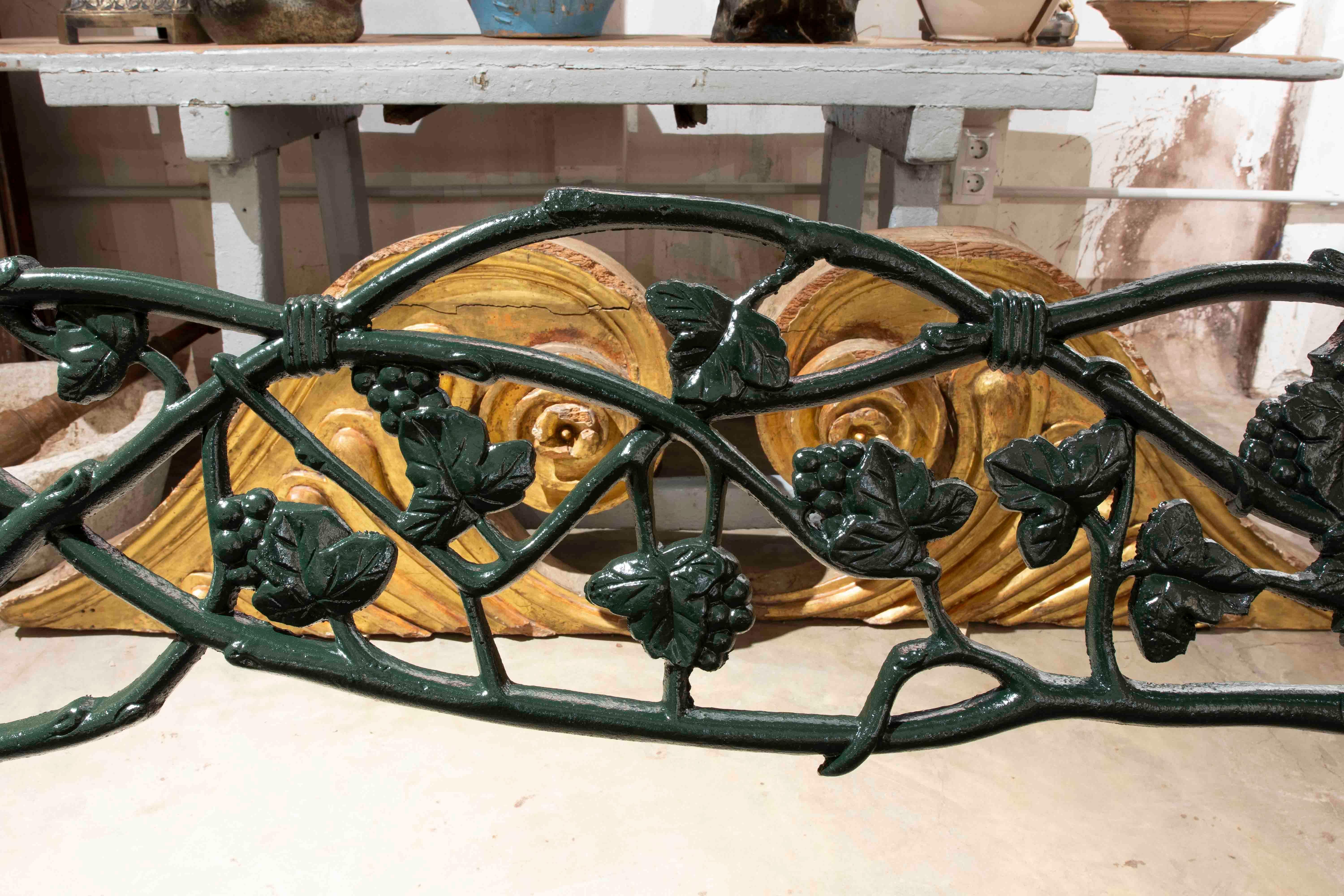 Iron Garden Bench with Grapes Decoration on the Backrest 2
