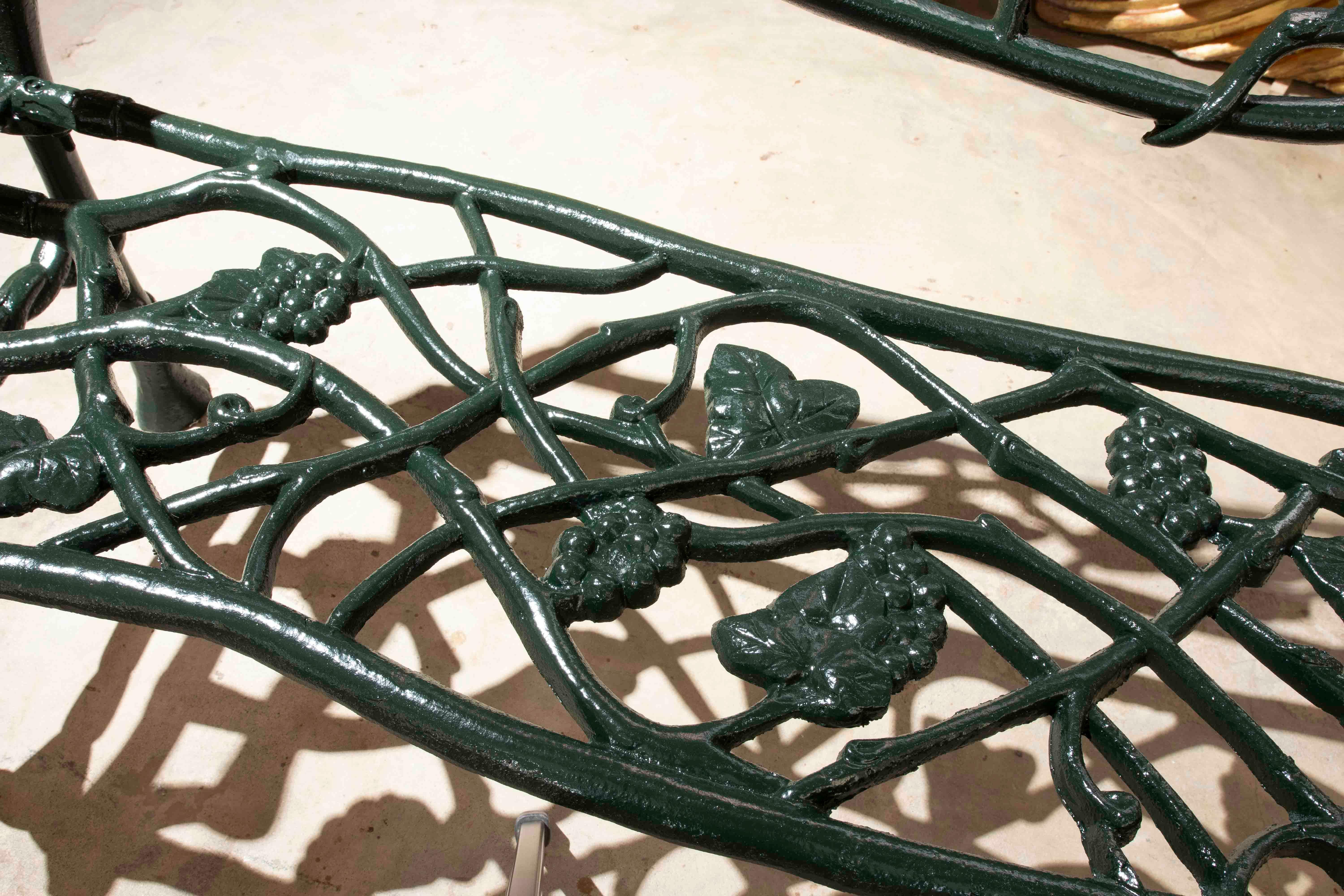 Iron Garden Bench with Grapes Decoration on the Backrest 4