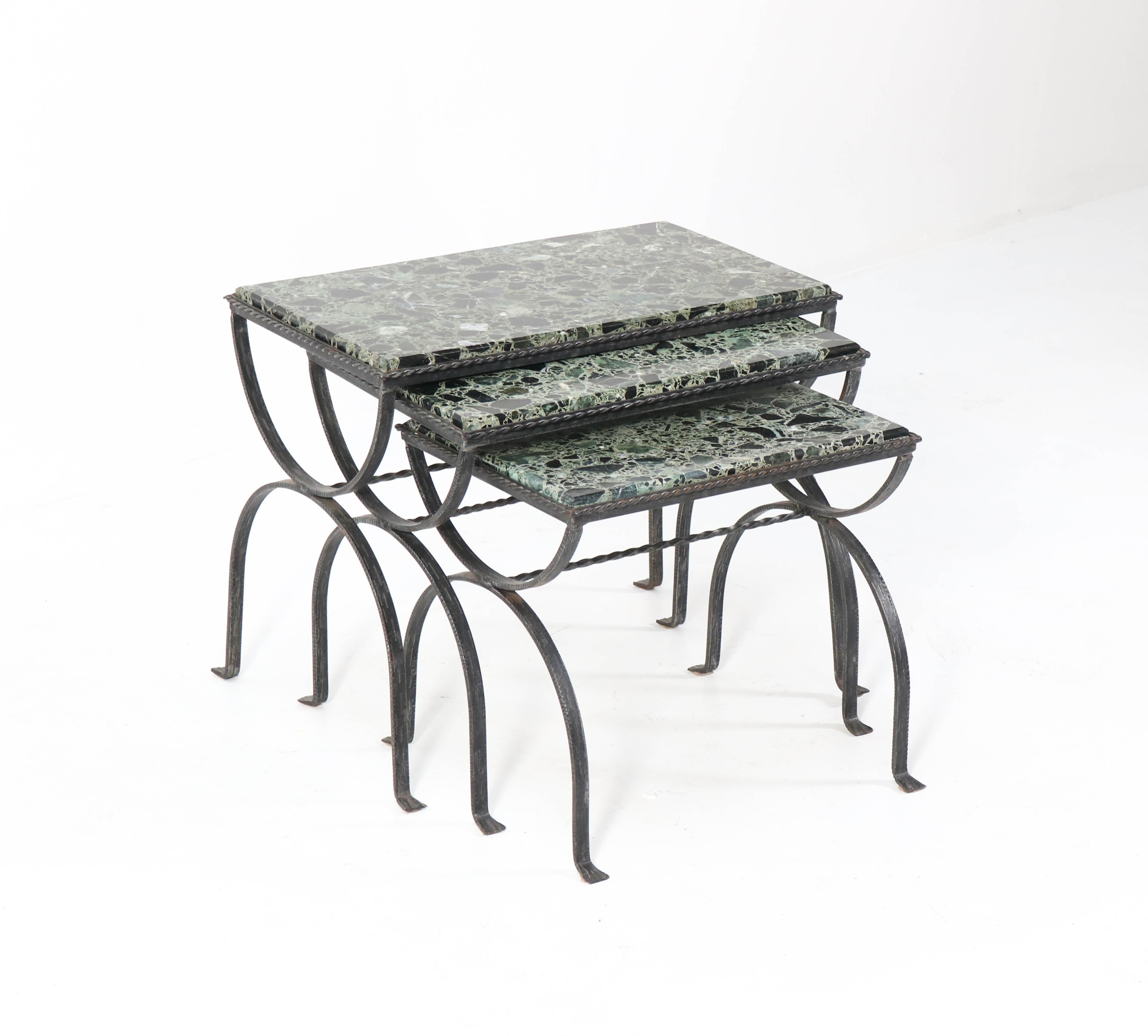Iron Hollywood Regency Nesting Tables with Onyx Tops In Good Condition For Sale In Amsterdam, NL