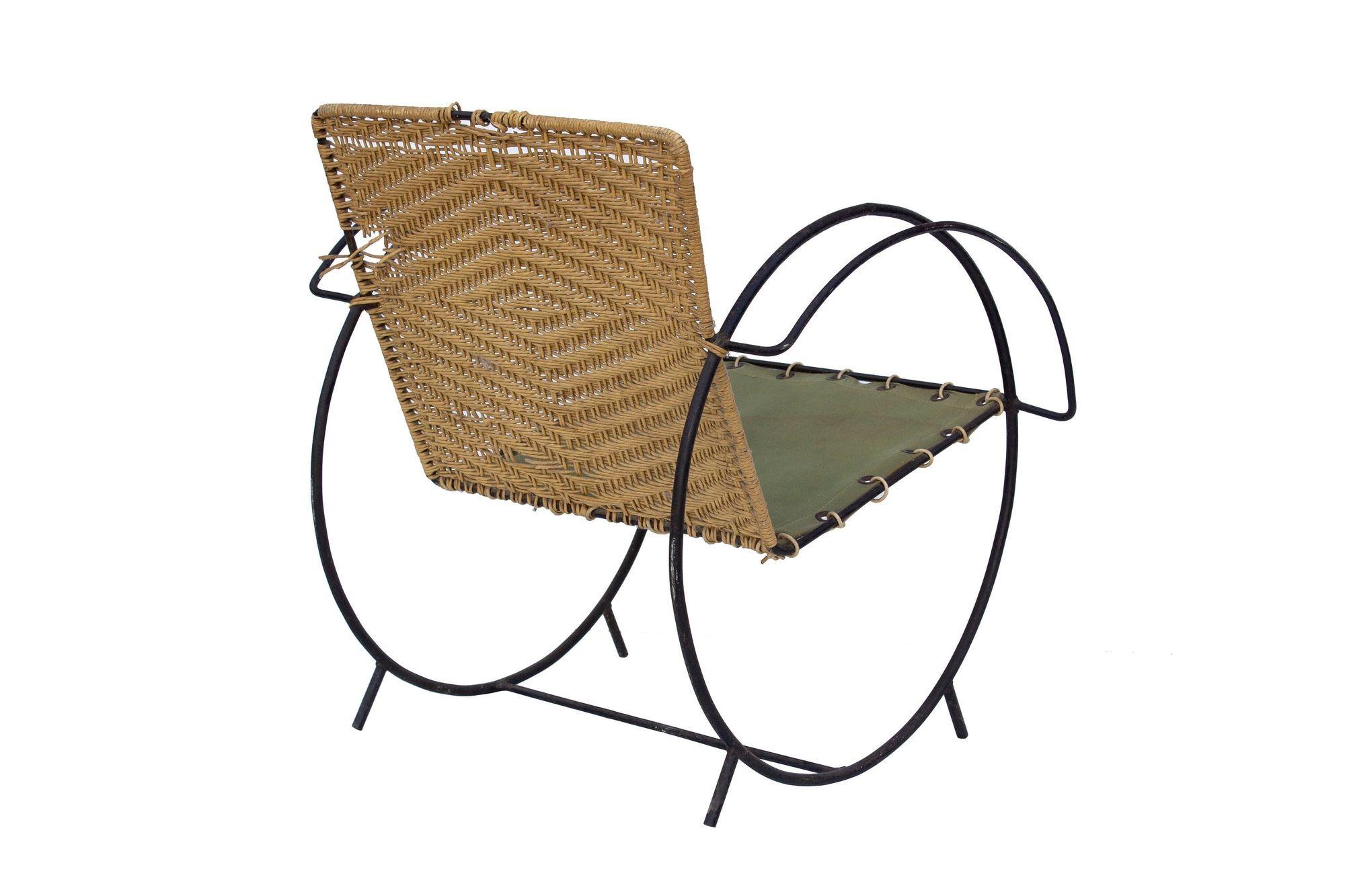 Chaise en fer avec assise en toile et dossier en osier - Unknown Designer en vente 1