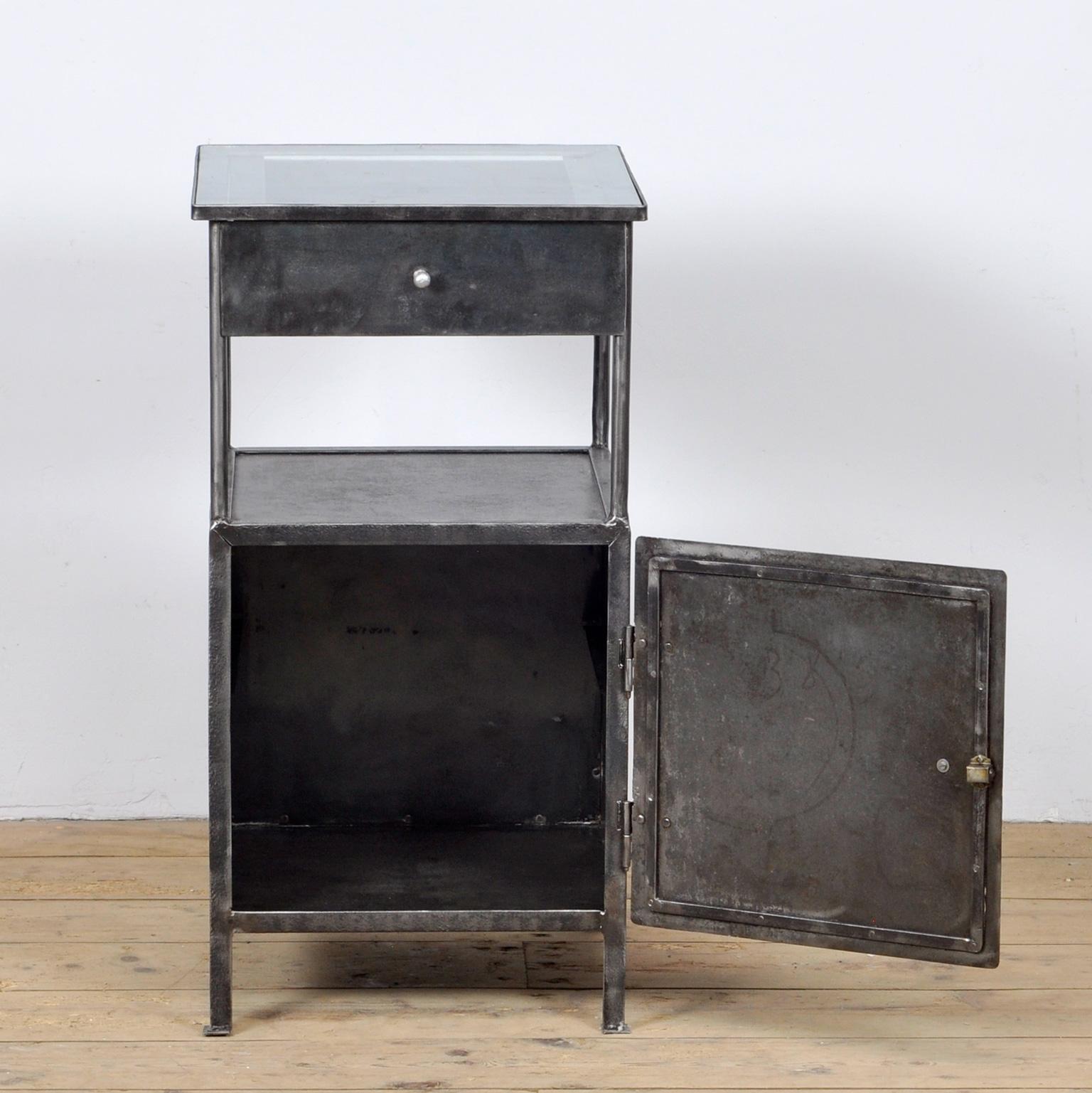 Iron Hospital Nightstand, 1910's In Good Condition In Amsterdam, Noord Holland