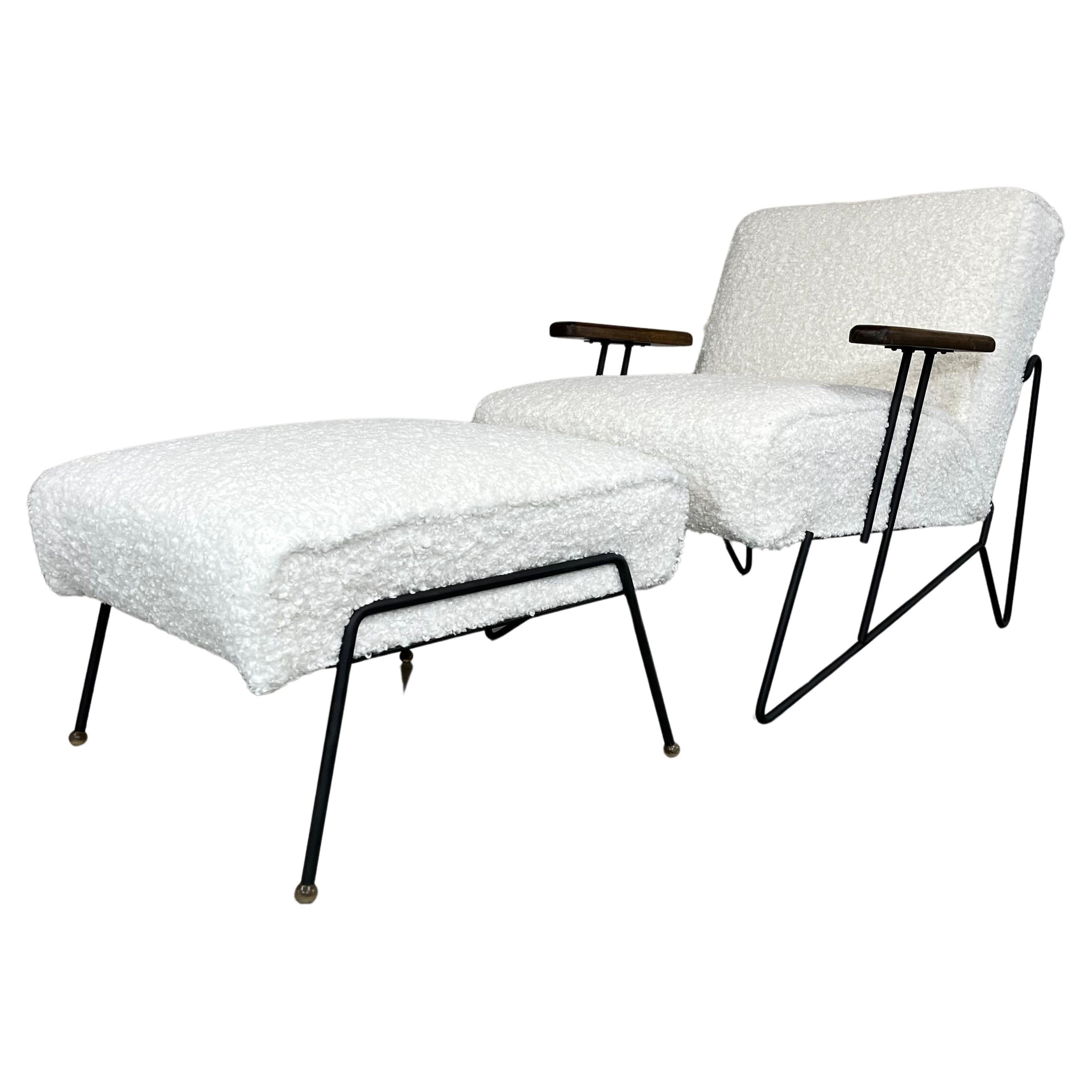 Ensemble chaise longue et ottoman en fer Attr : Dan Johnson Circa 1950 en vente