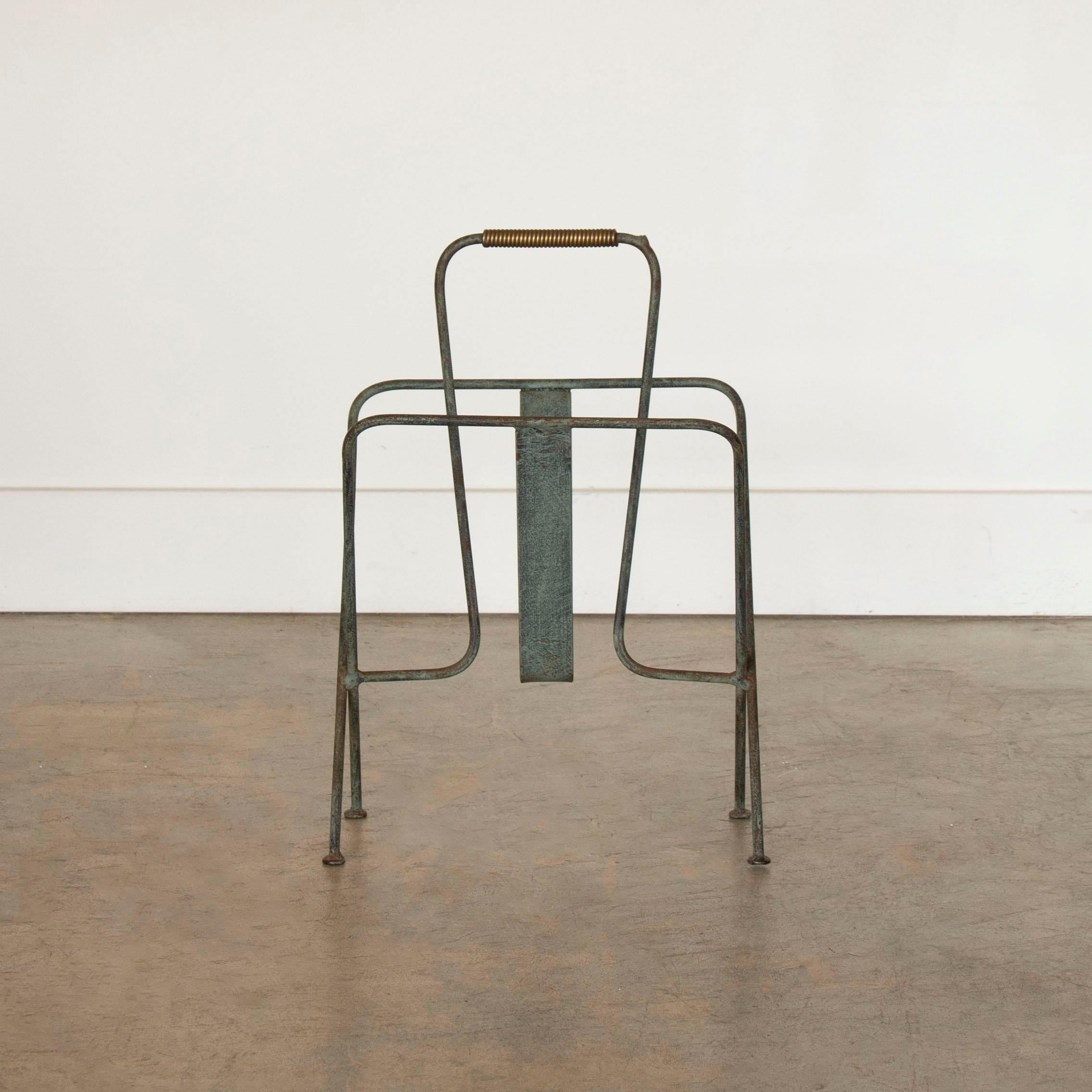 Portariviste in ferro nello stile di Jacques Adnet in vendita 3