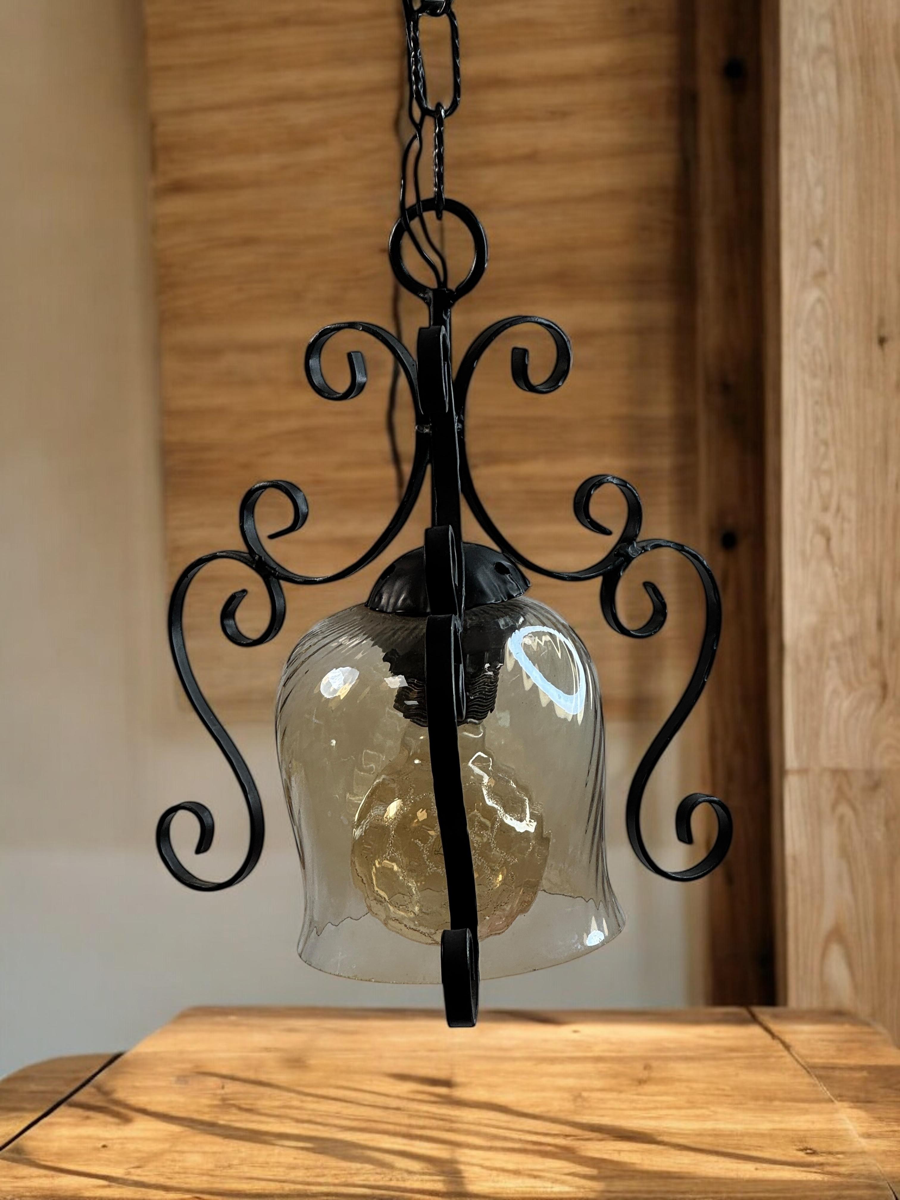 Lampe à suspension en fer, métal et verre Toleware Italie, années 1960 en vente 8