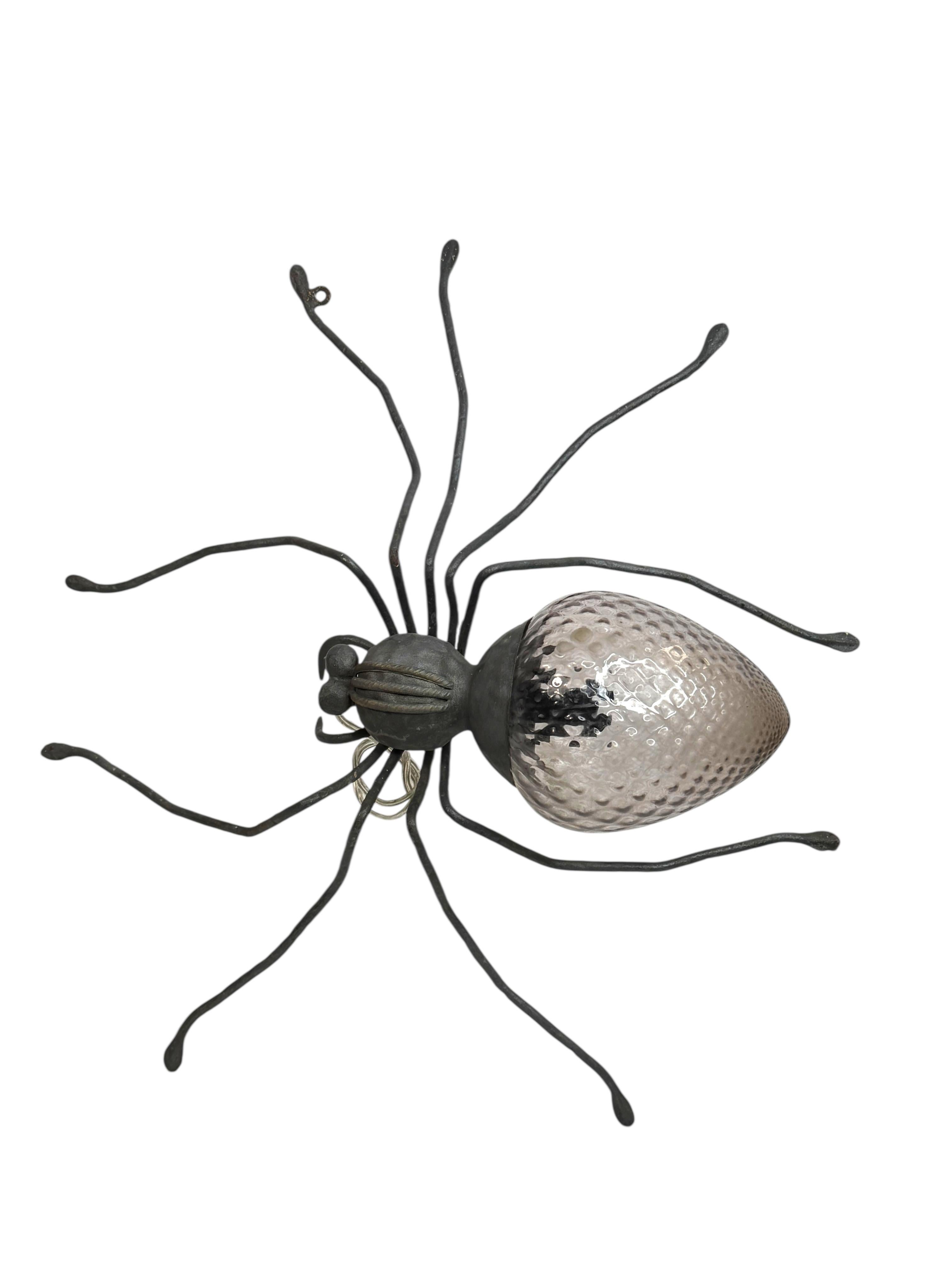 Fin du 20e siècle Araignée en fer et métal avec verre de Murano, applique murale Sculpture, Italie 1970 en vente