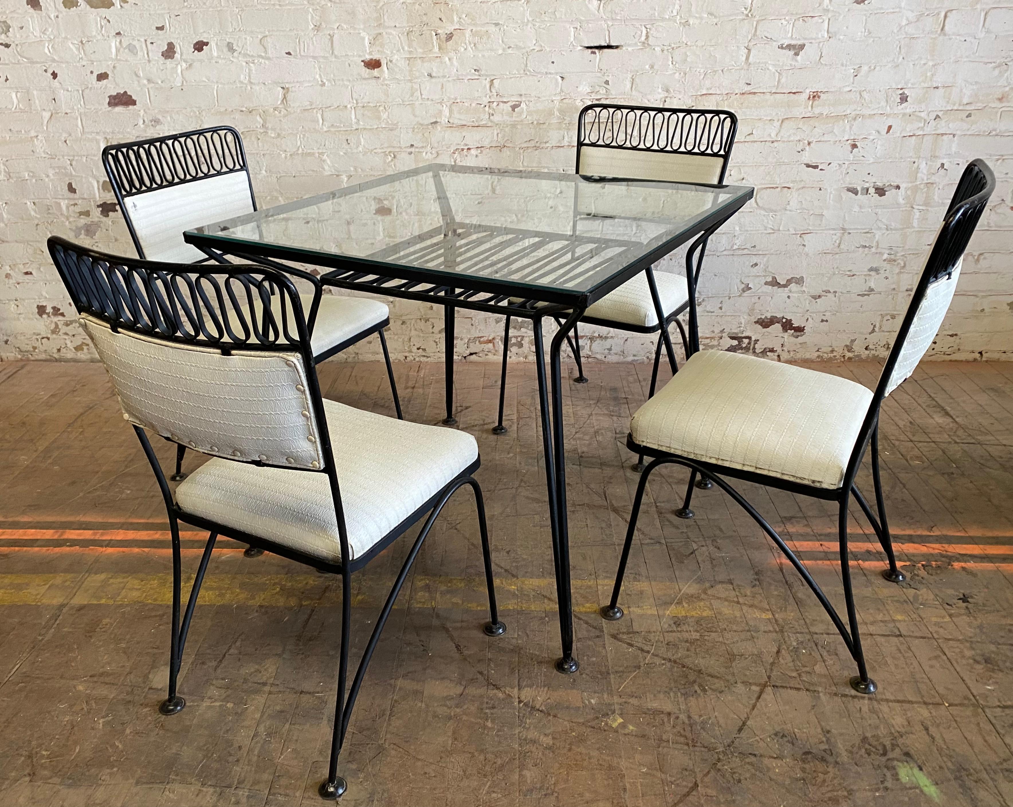 Milieu du XXe siècle Ensemble de table moderniste en fer, jardin, intérieur / extérieur, par Salterini en vente