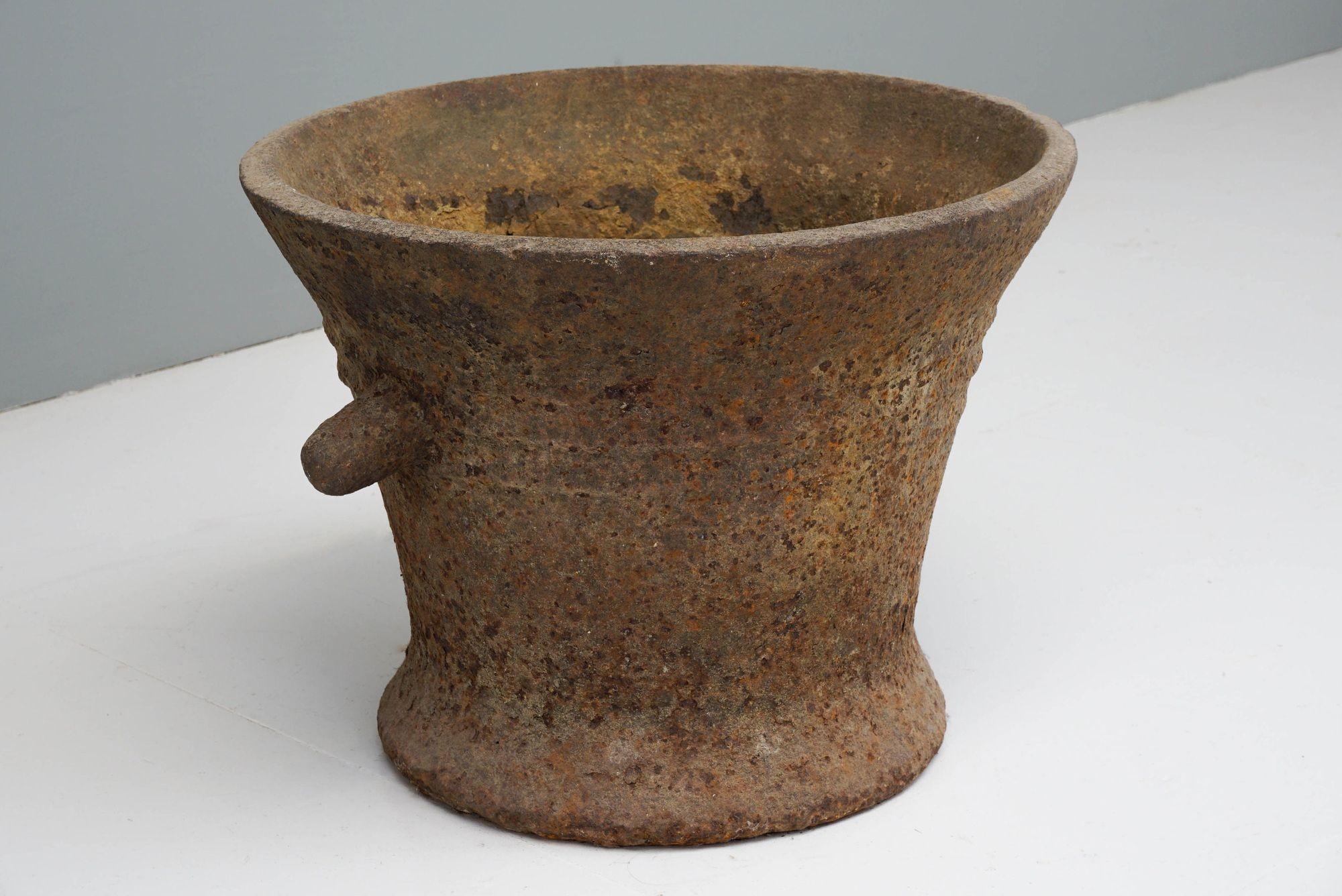 Metà XIX secolo Iron Mortar in vendita