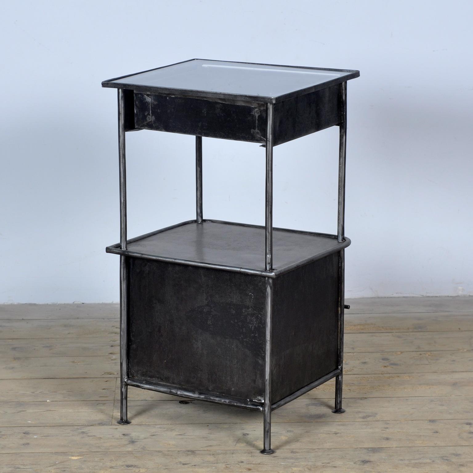 Iron nightstand, 1910s For Sale 4