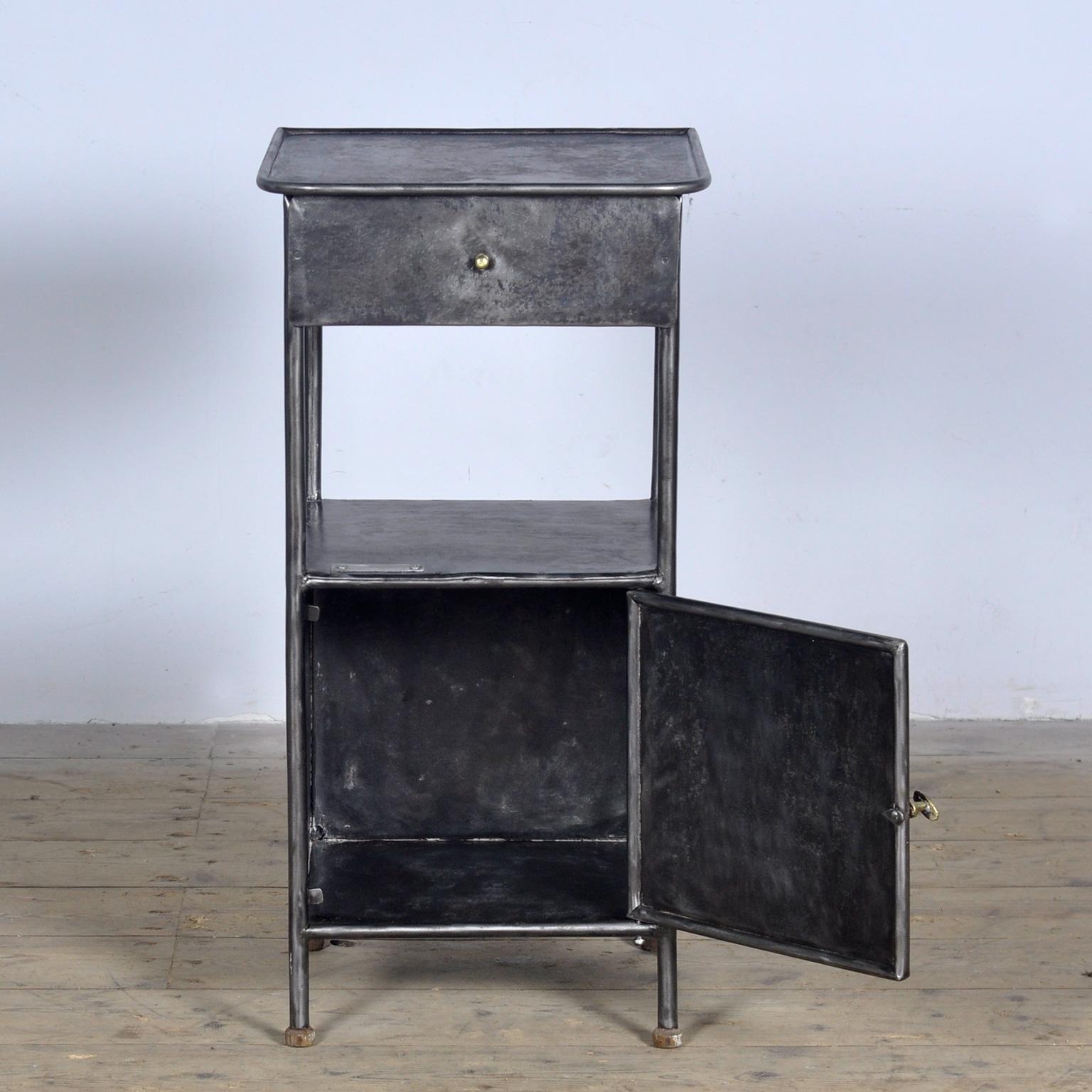 Iron Nightstand, 1910s In Good Condition In Amsterdam, Noord Holland