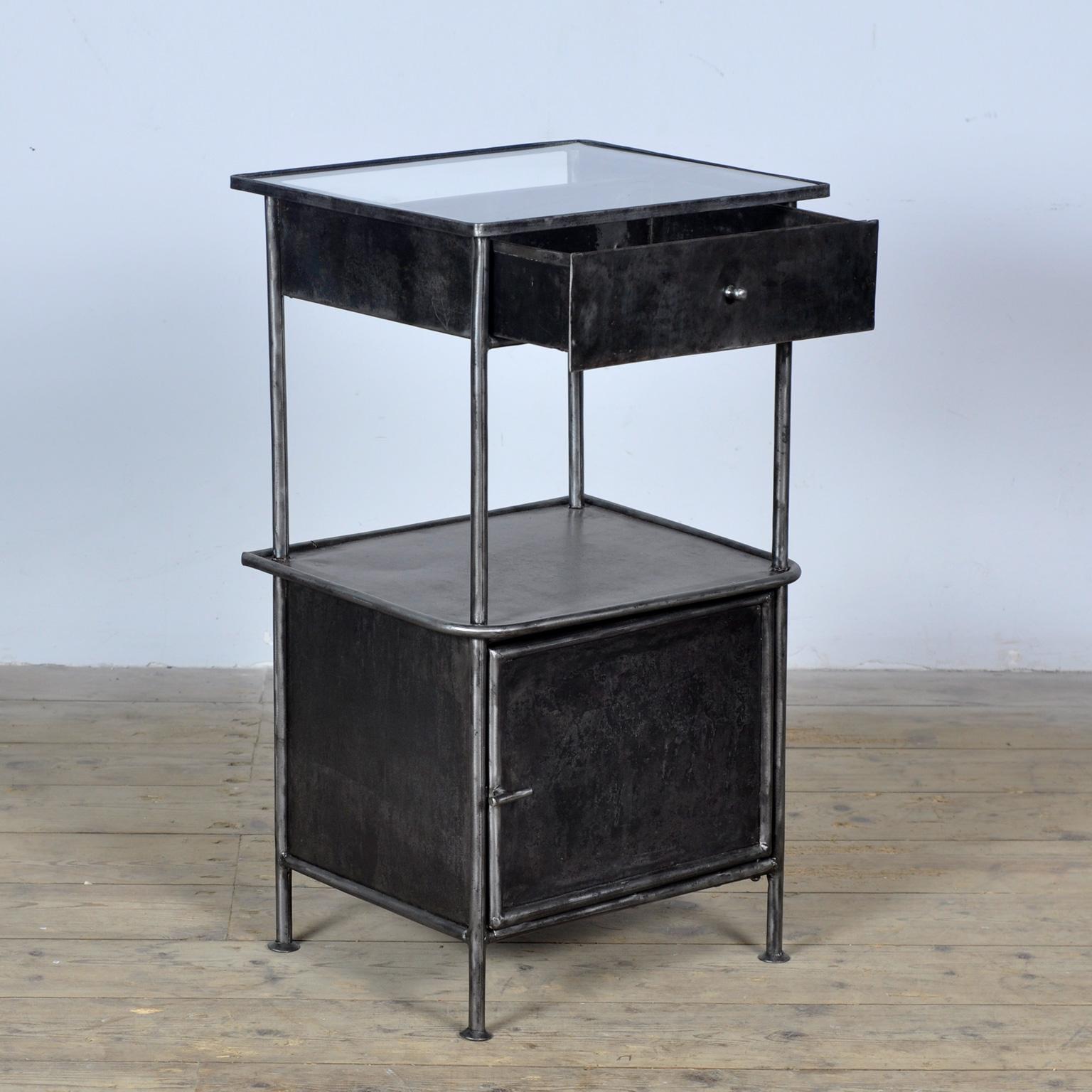 Iron nightstand, 1910s In Fair Condition For Sale In Amsterdam, Noord Holland