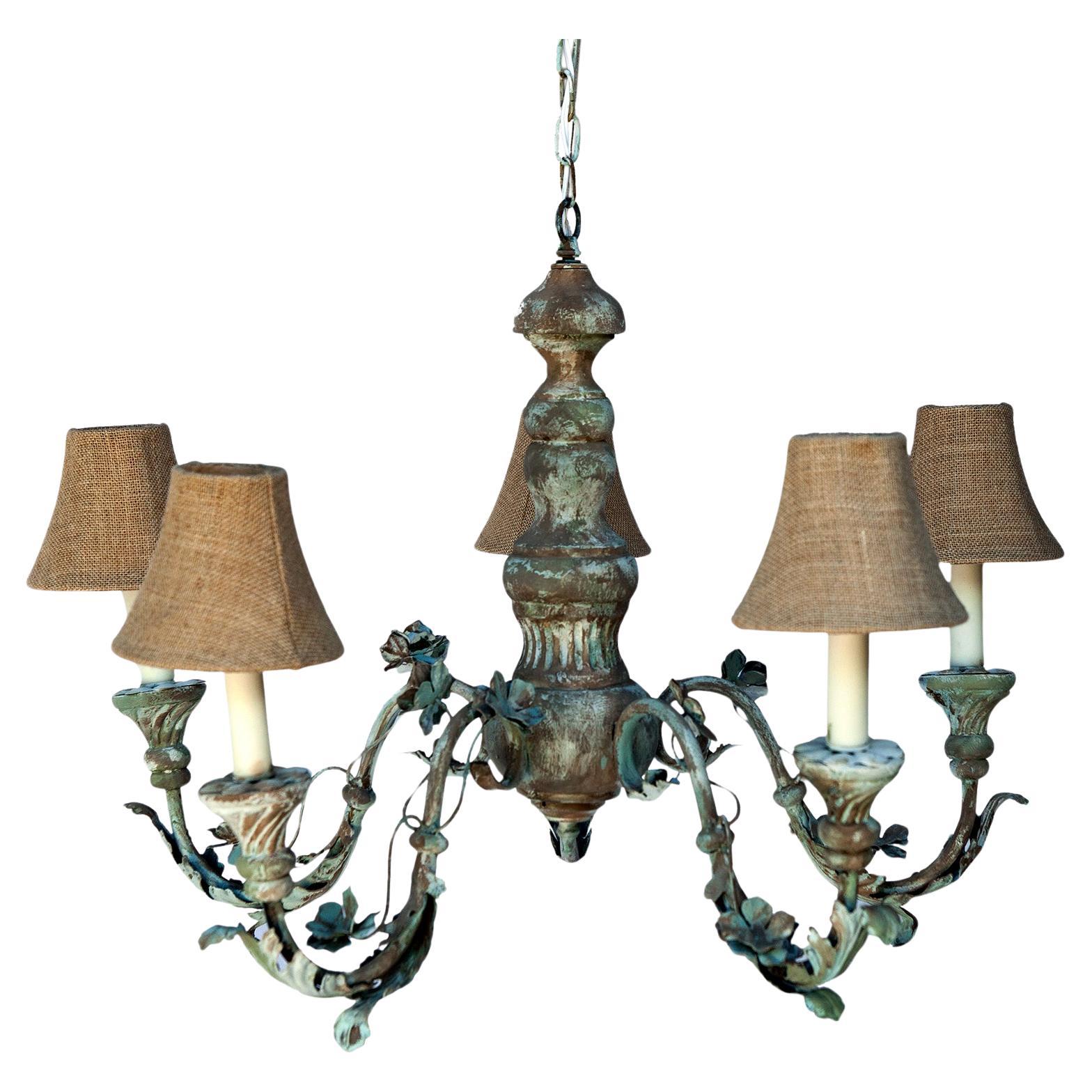 Rustico Lampadario a cinque bracci in metallo e legno Iron Oak Leaf con paralumi in tela di canapa in vendita