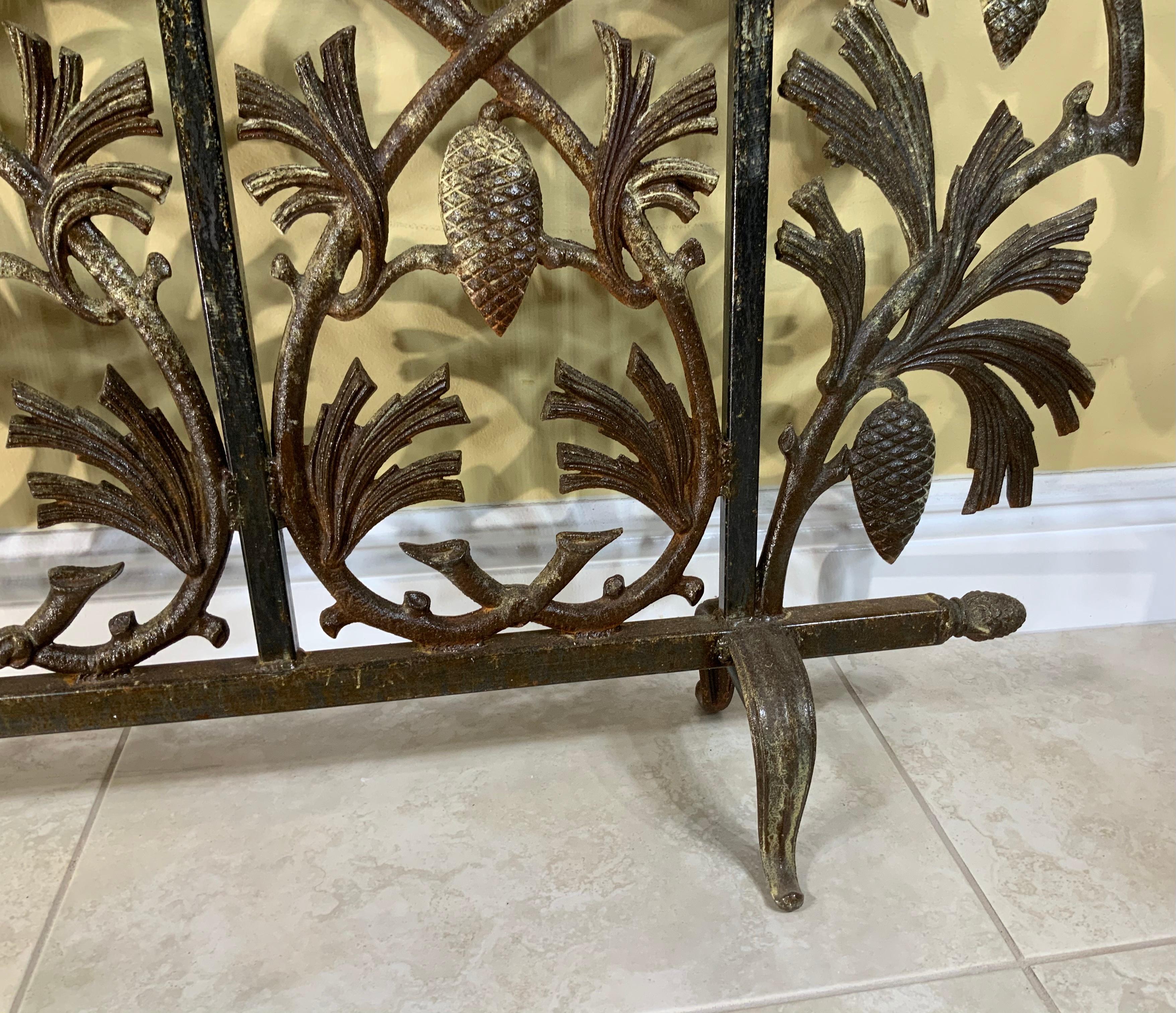 Iron Pinecone Fireplace Screen In Good Condition In Delray Beach, FL