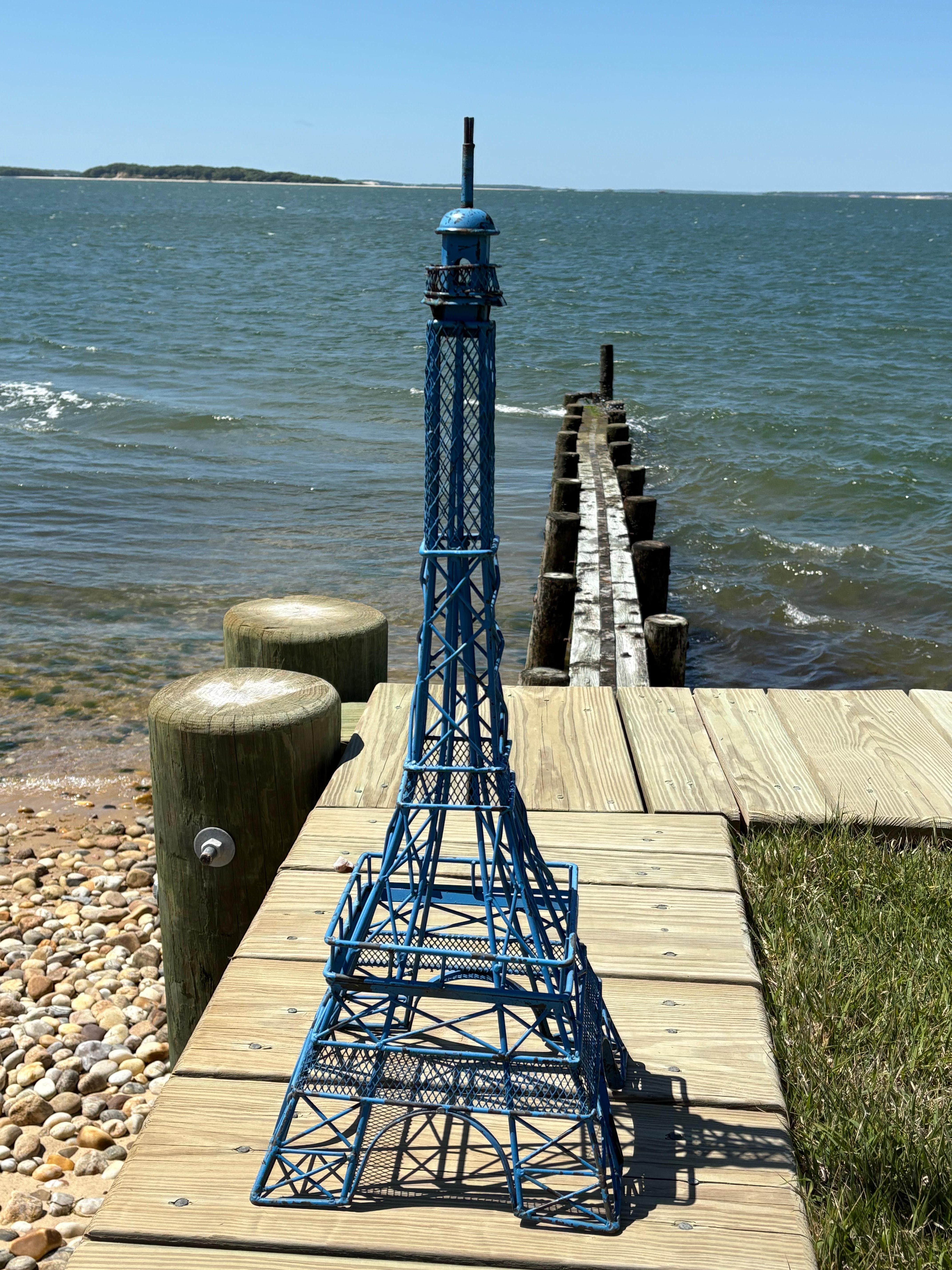 Iron Replica of the Iconic Eiffel Tower In Good Condition For Sale In New York, NY