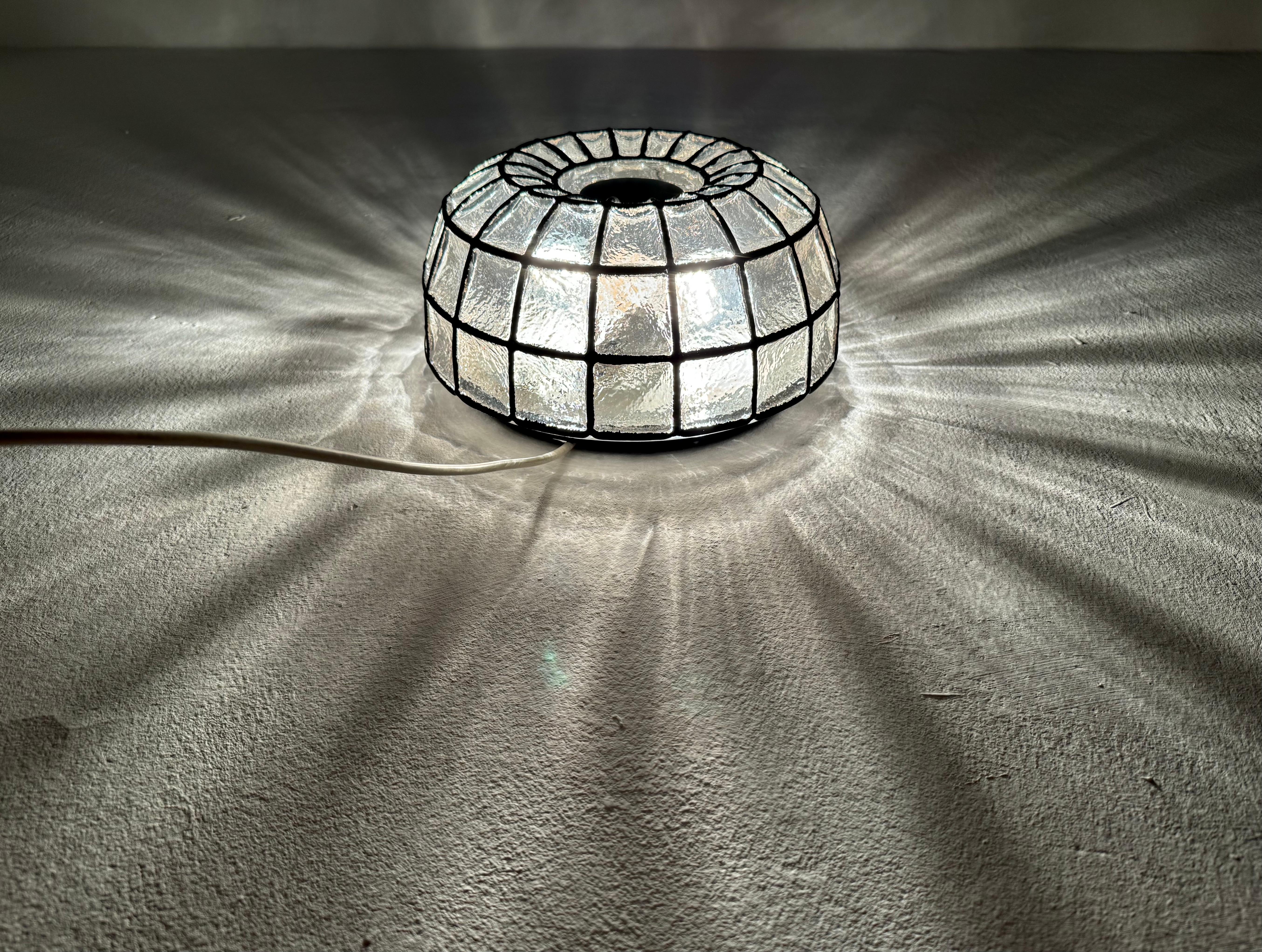 Lampe murale ou plafonnier en verre à motif anneau de fer du Limbourg en vente 5