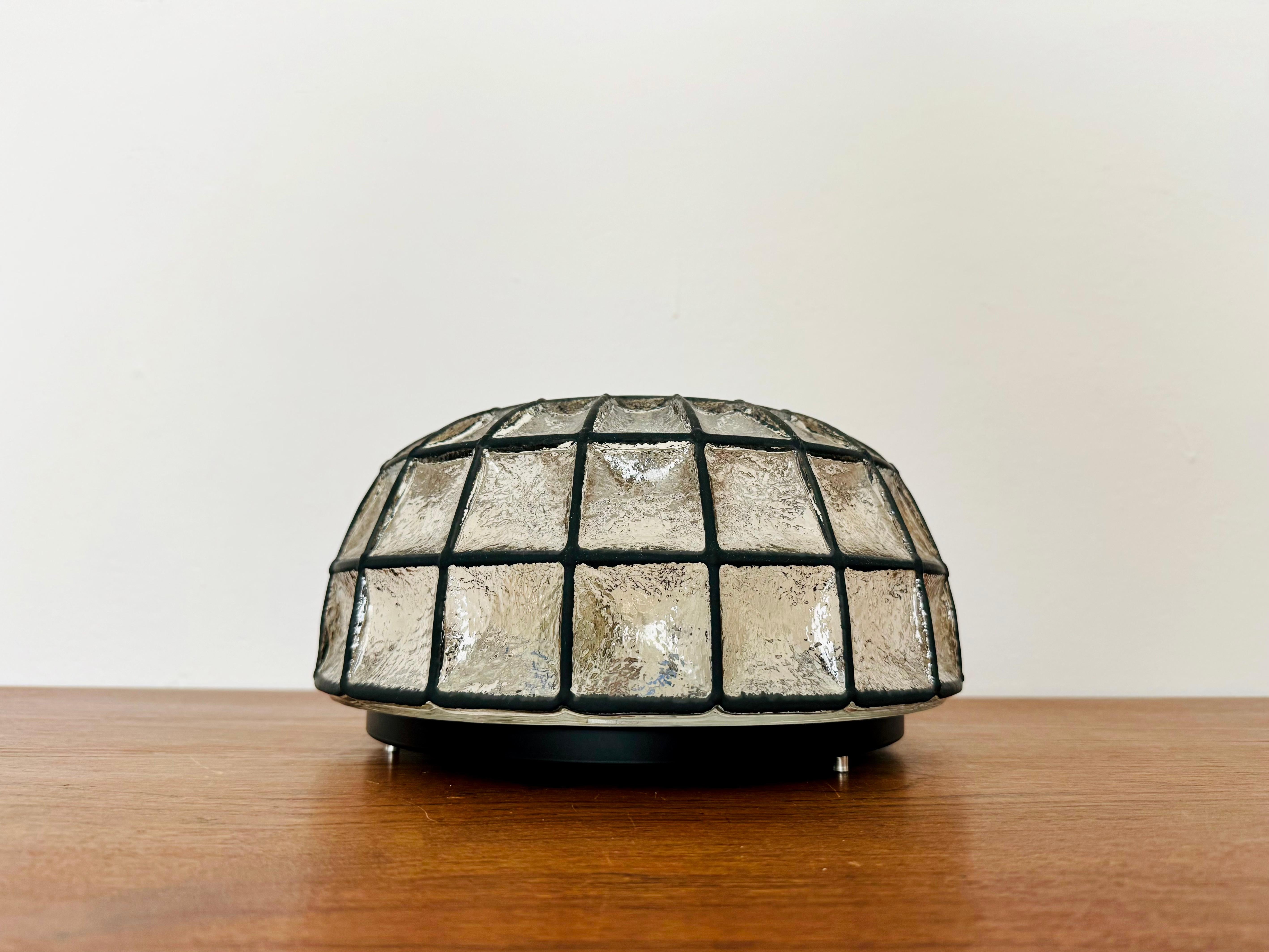 Métal Lampe murale ou plafonnier en verre à motif anneau de fer du Limbourg en vente