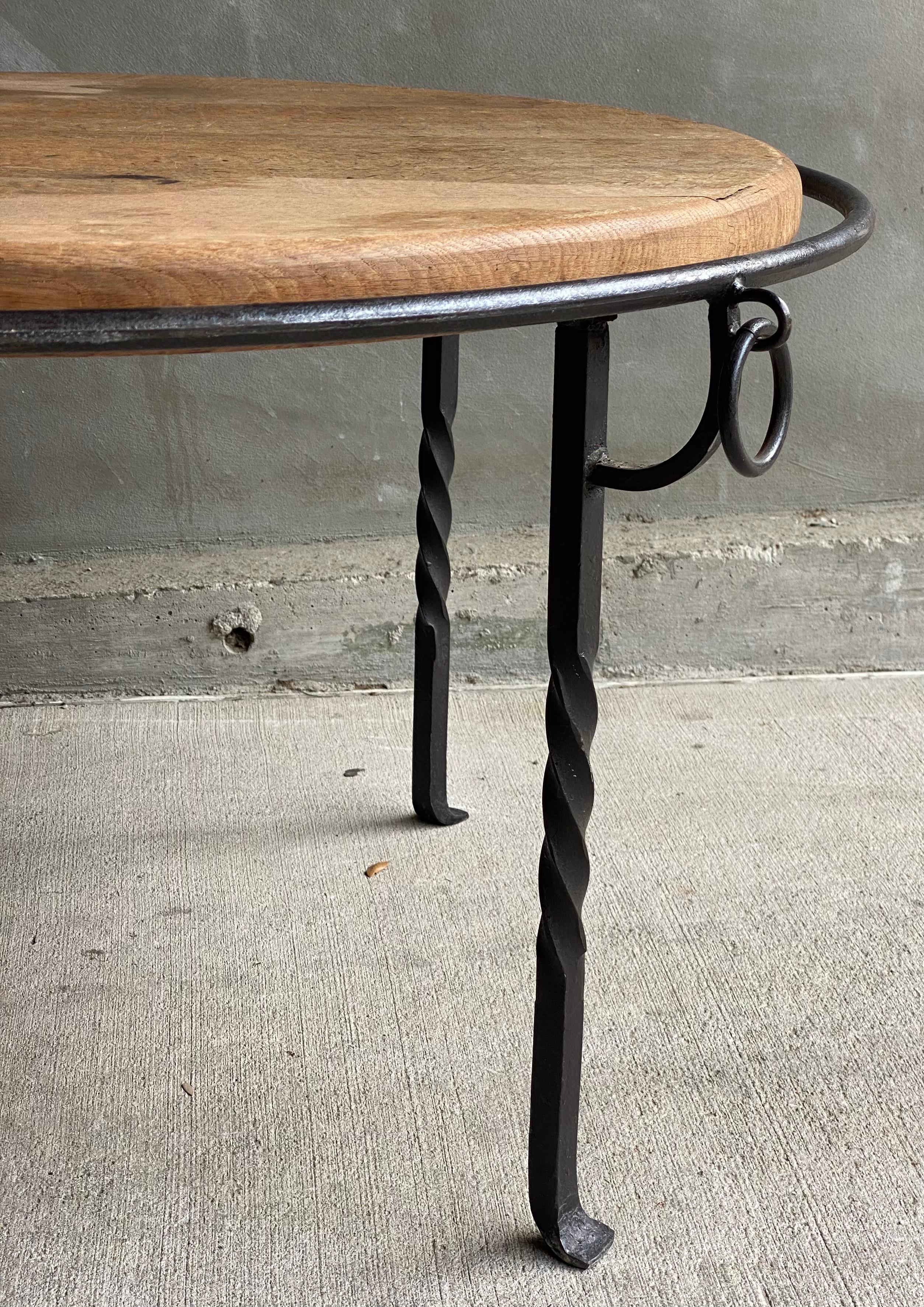 Iron and oak cocktail table with 32