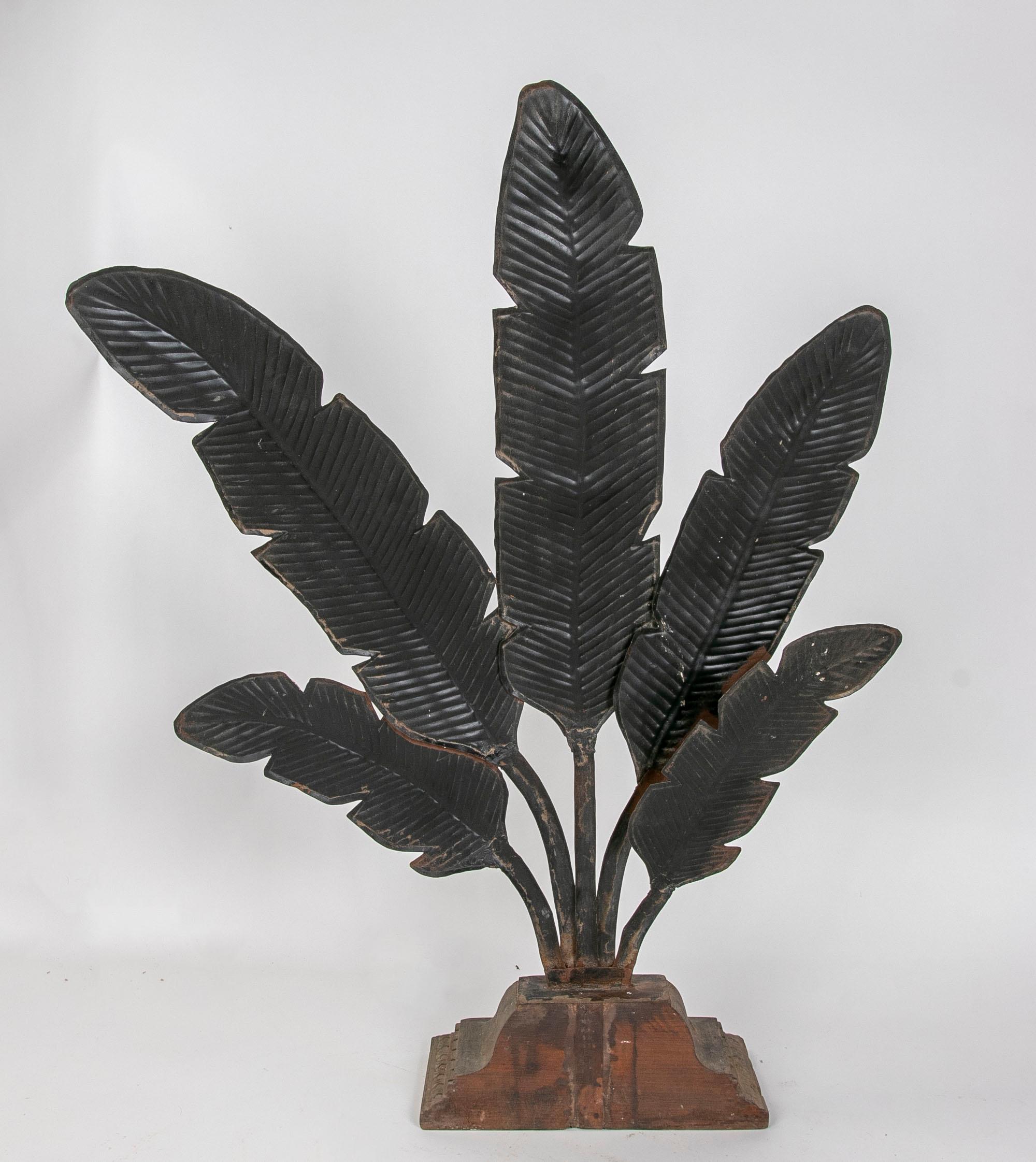 Iron Sculpture of Lotus Flower Leaves on Wooden Base in black Colour For Sale 10