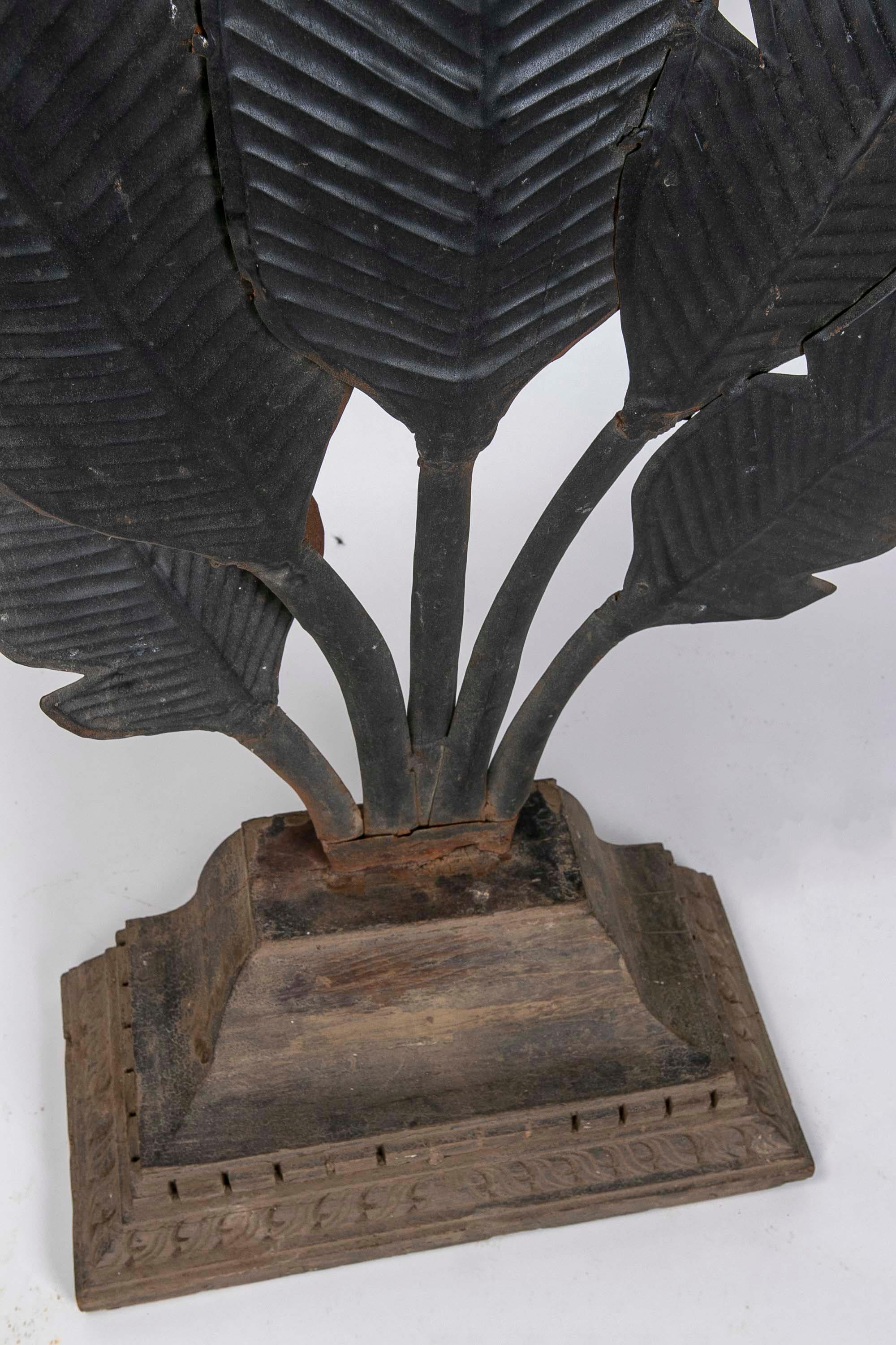 Iron Sculpture of Lotus Flower Leaves on Wooden Base in black Colour For Sale 4
