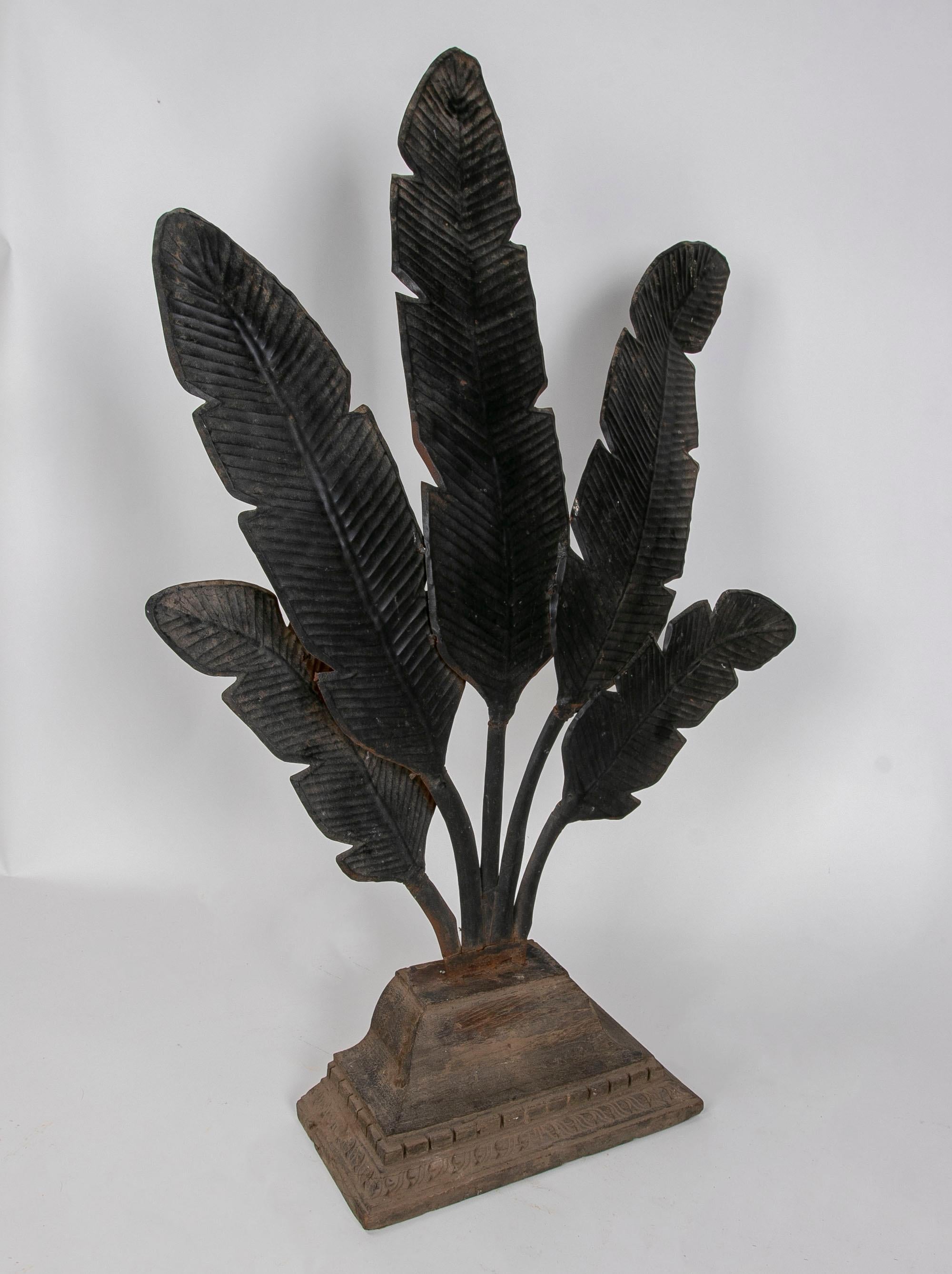 Iron Sculpture of Lotus Flower Leaves on Wooden Base in black Colour For Sale 5