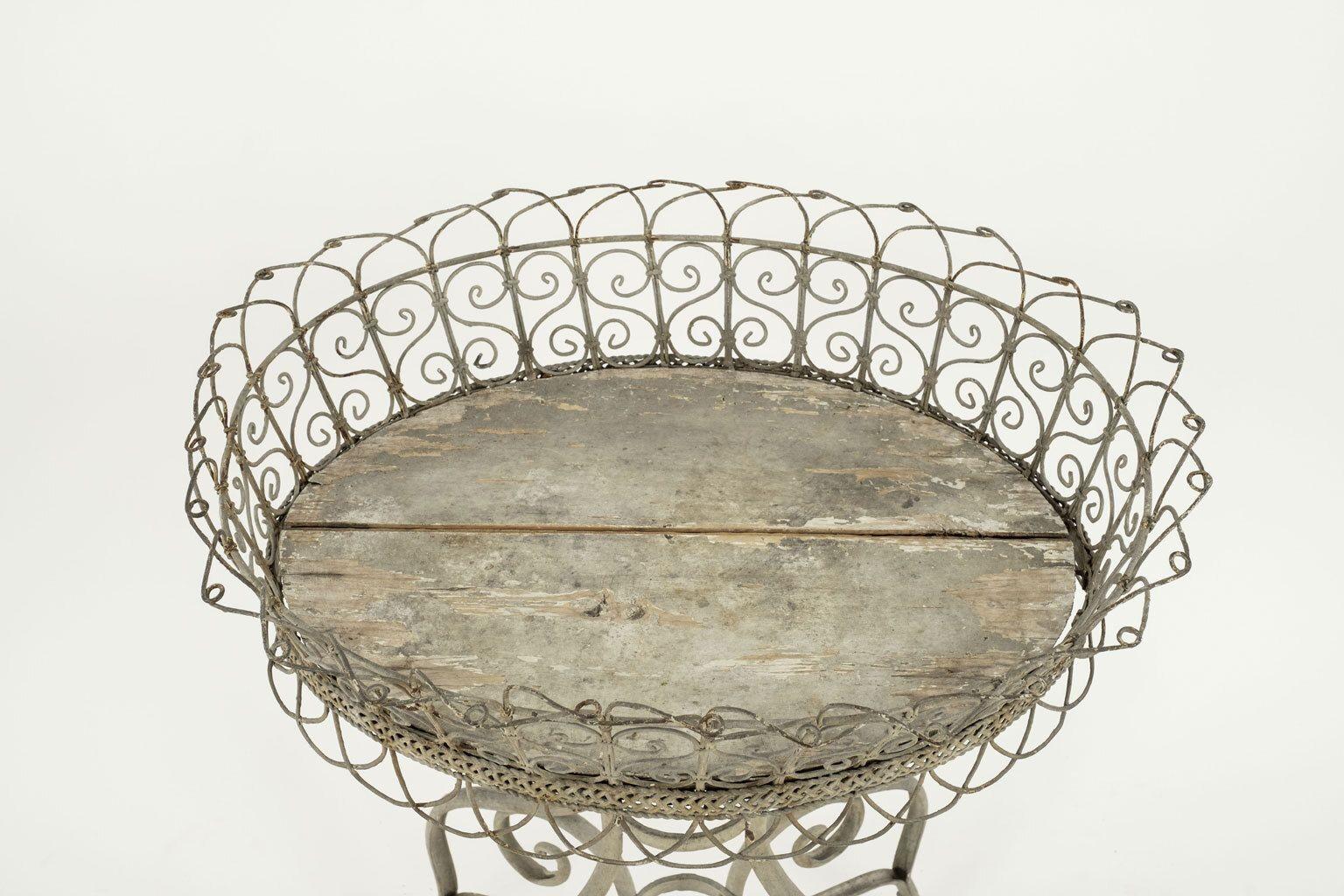 White-Painted Iron Standing Jardiniere in the Style of Arras For Sale 2