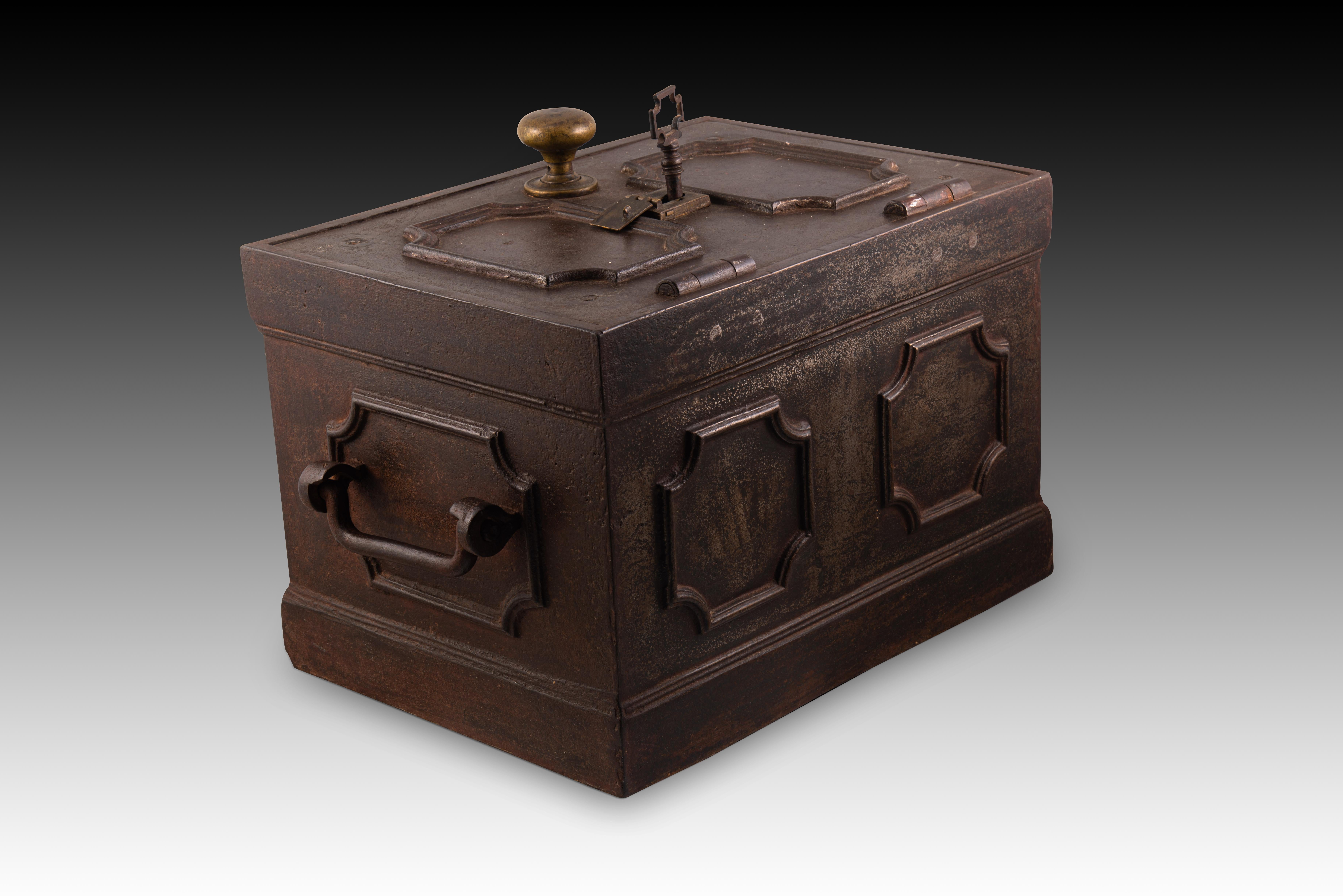 Other Iron strong box or safe. 19th century For Sale