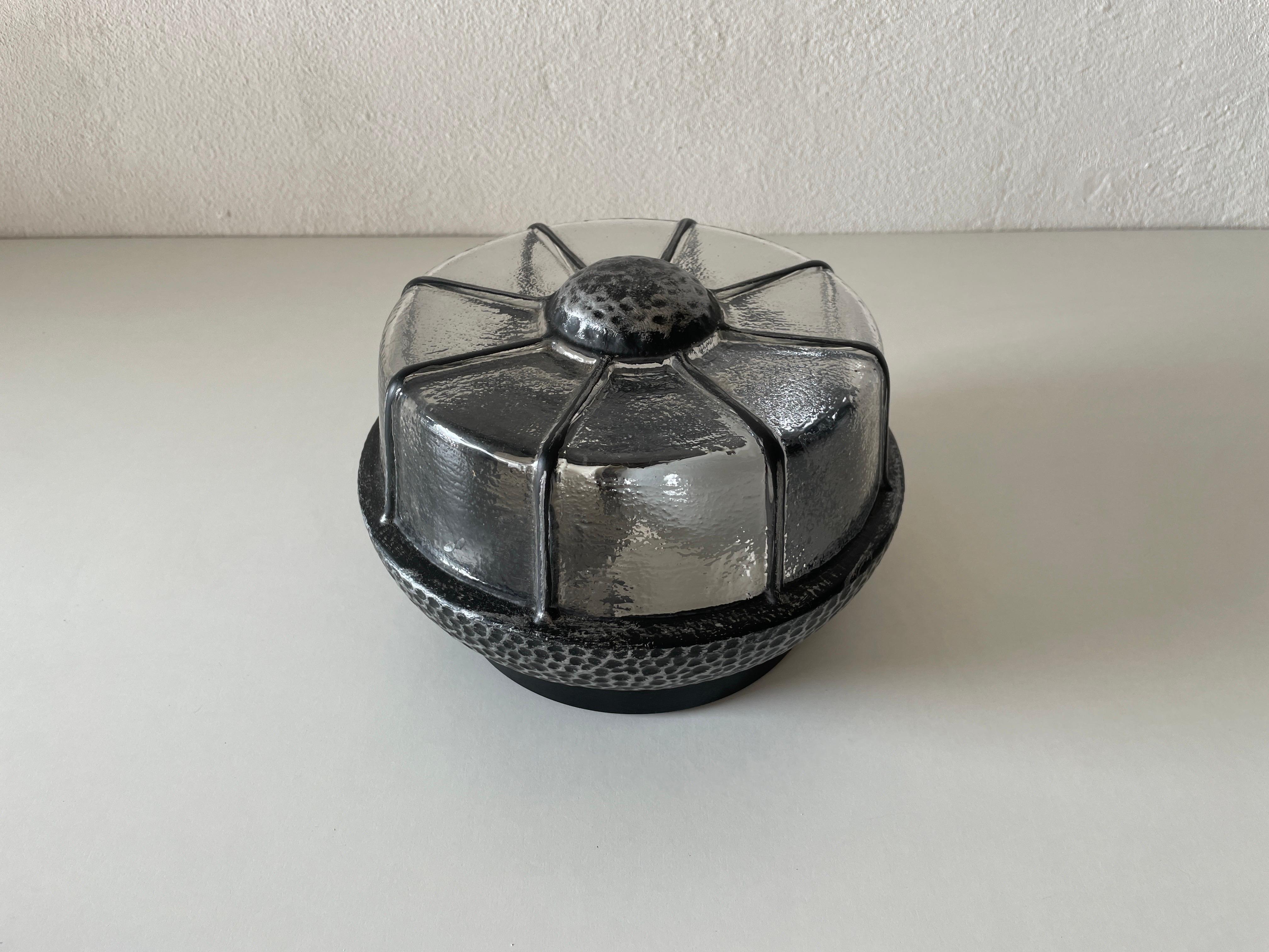 Mid-Century Modern Lampe encastrée en fer structuré par RZB, années 1960, Allemagne en vente