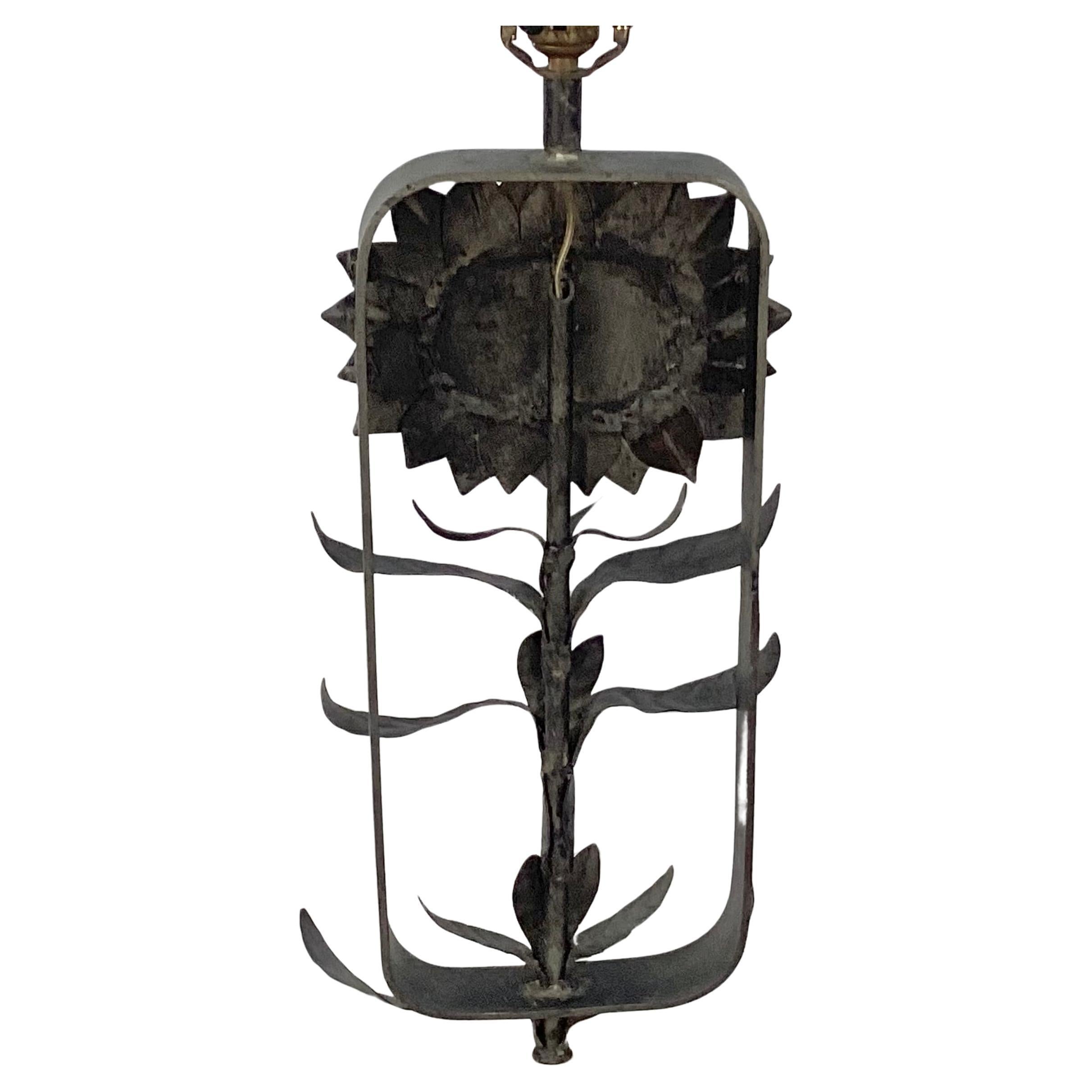 Mid-Century Modern Iron Sunflower Lamp on Lucite Base With Sunflower Finial For Sale