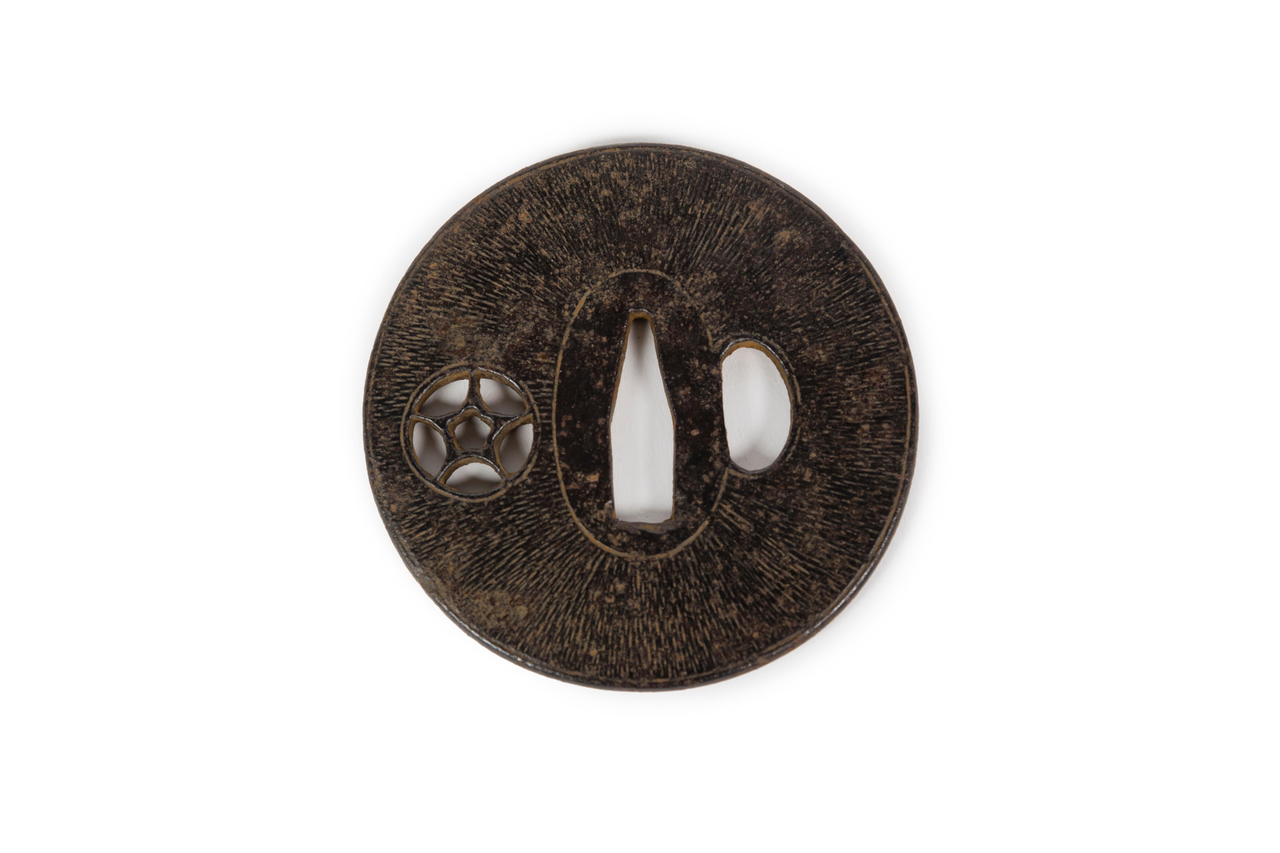 Iron sword part or Tsuba maru gata in iron (Edo) im Angebot