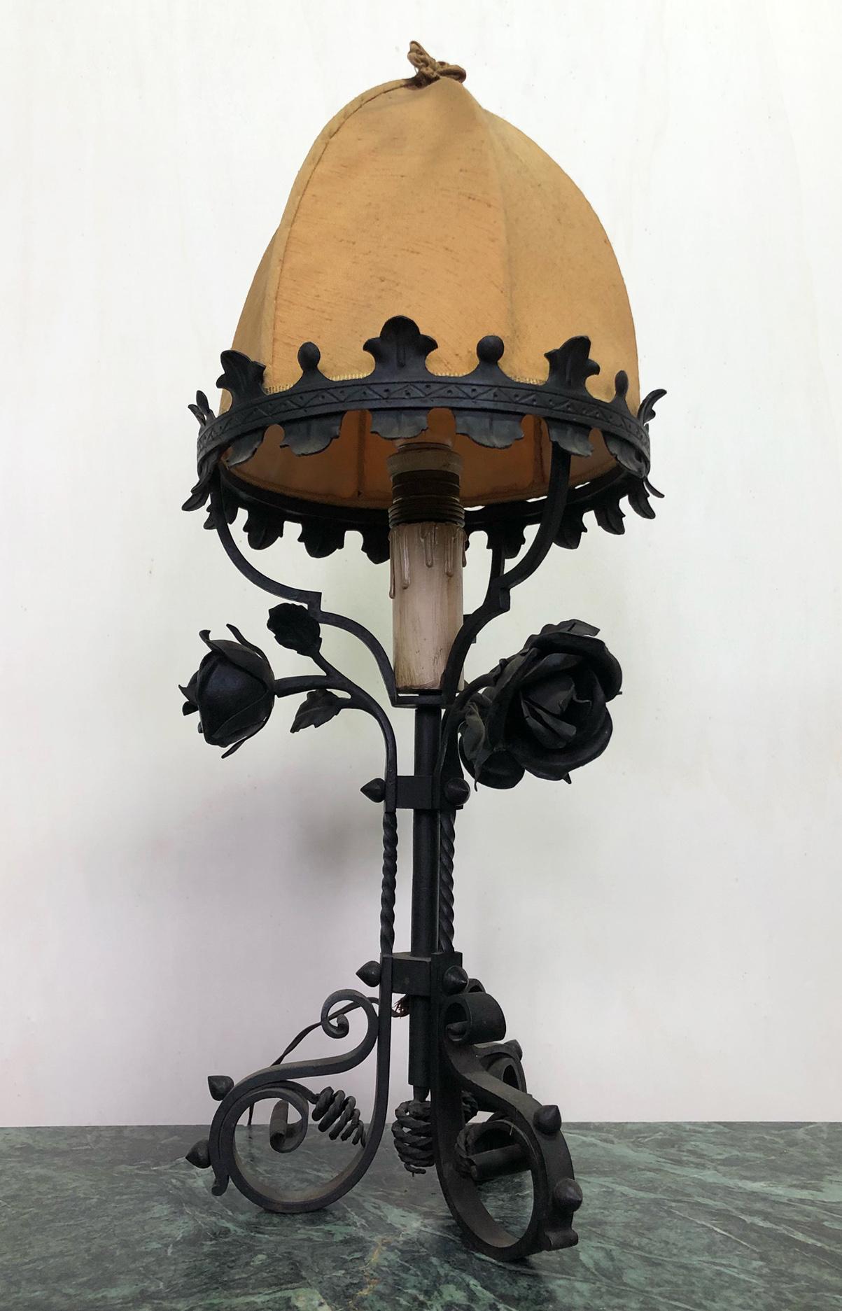 Iron Table Lamp Original Italian In Good Condition For Sale In Buggiano, IT