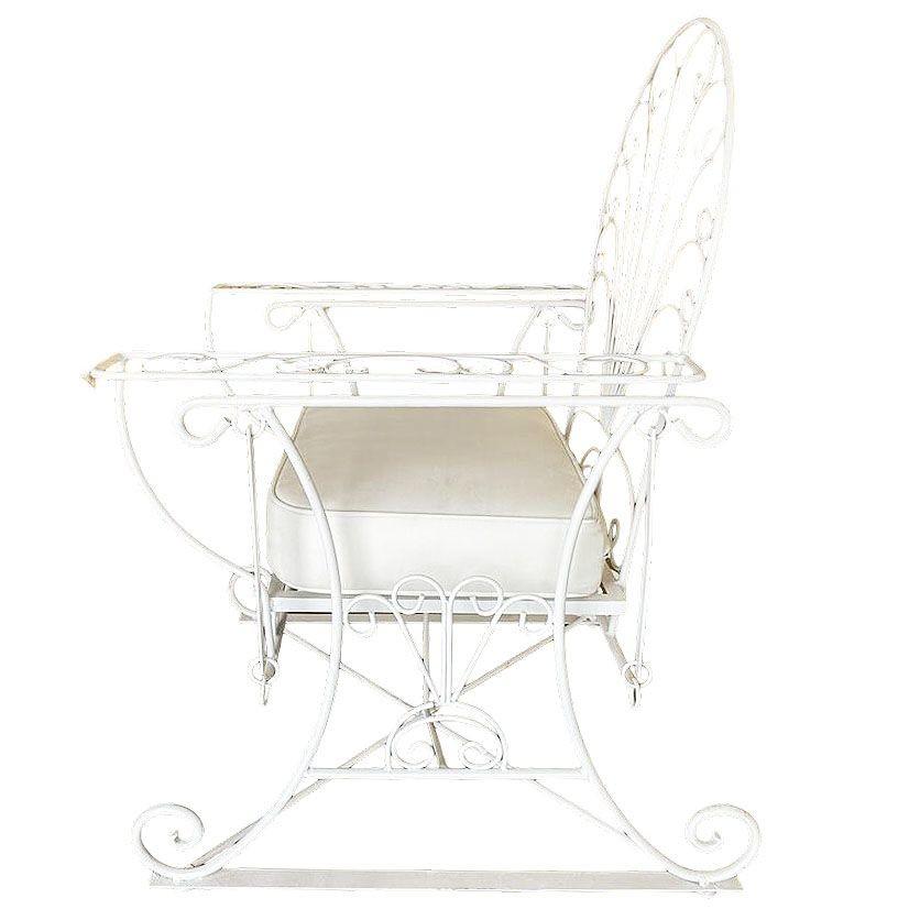 Sedia a dondolo da giardino/esterno in filo di ferro con braccioli a scorrimento, coppia in vendita 1