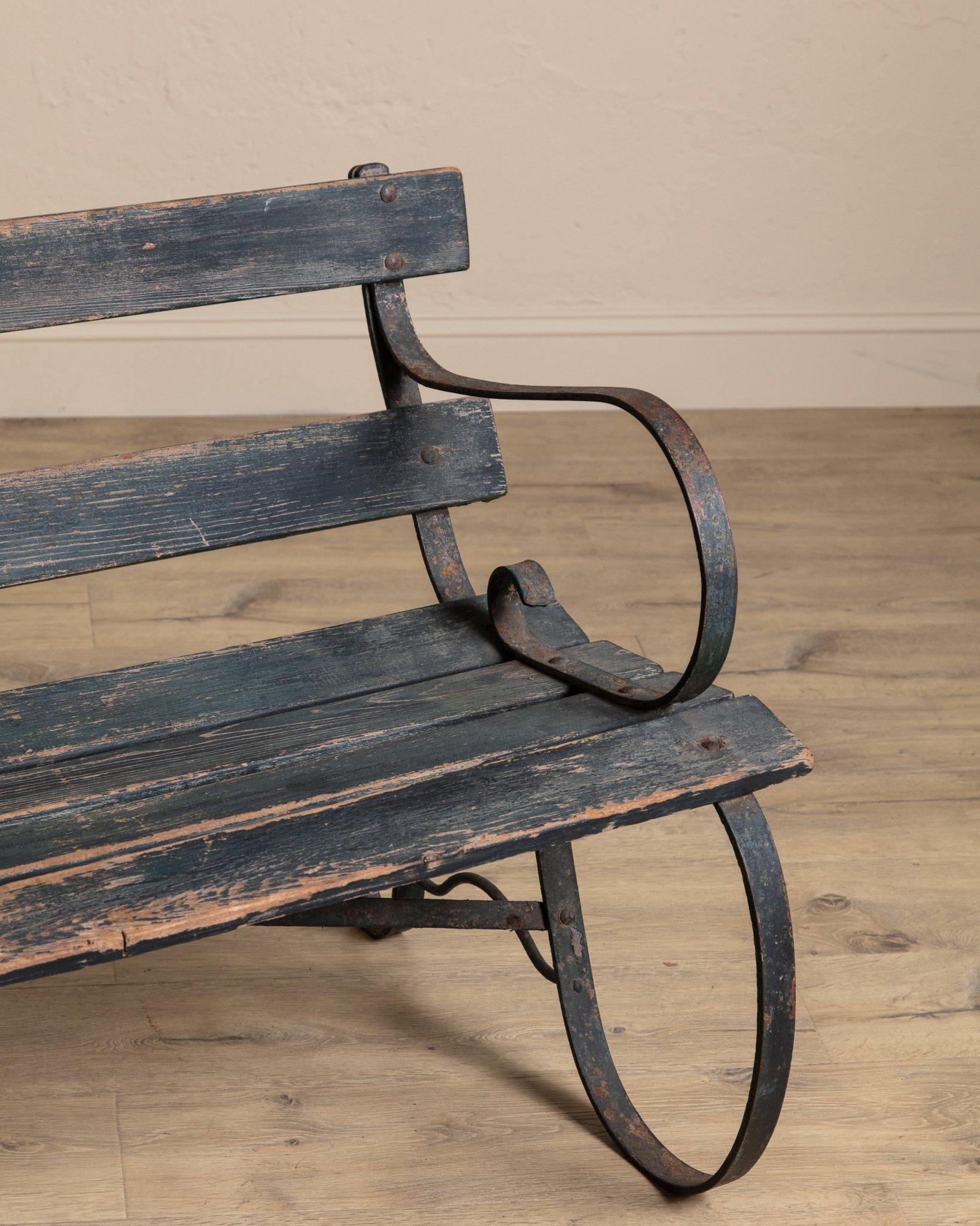 Parkbank aus Eisen und Holz mit Latten, 1920er Jahre im Angebot 1