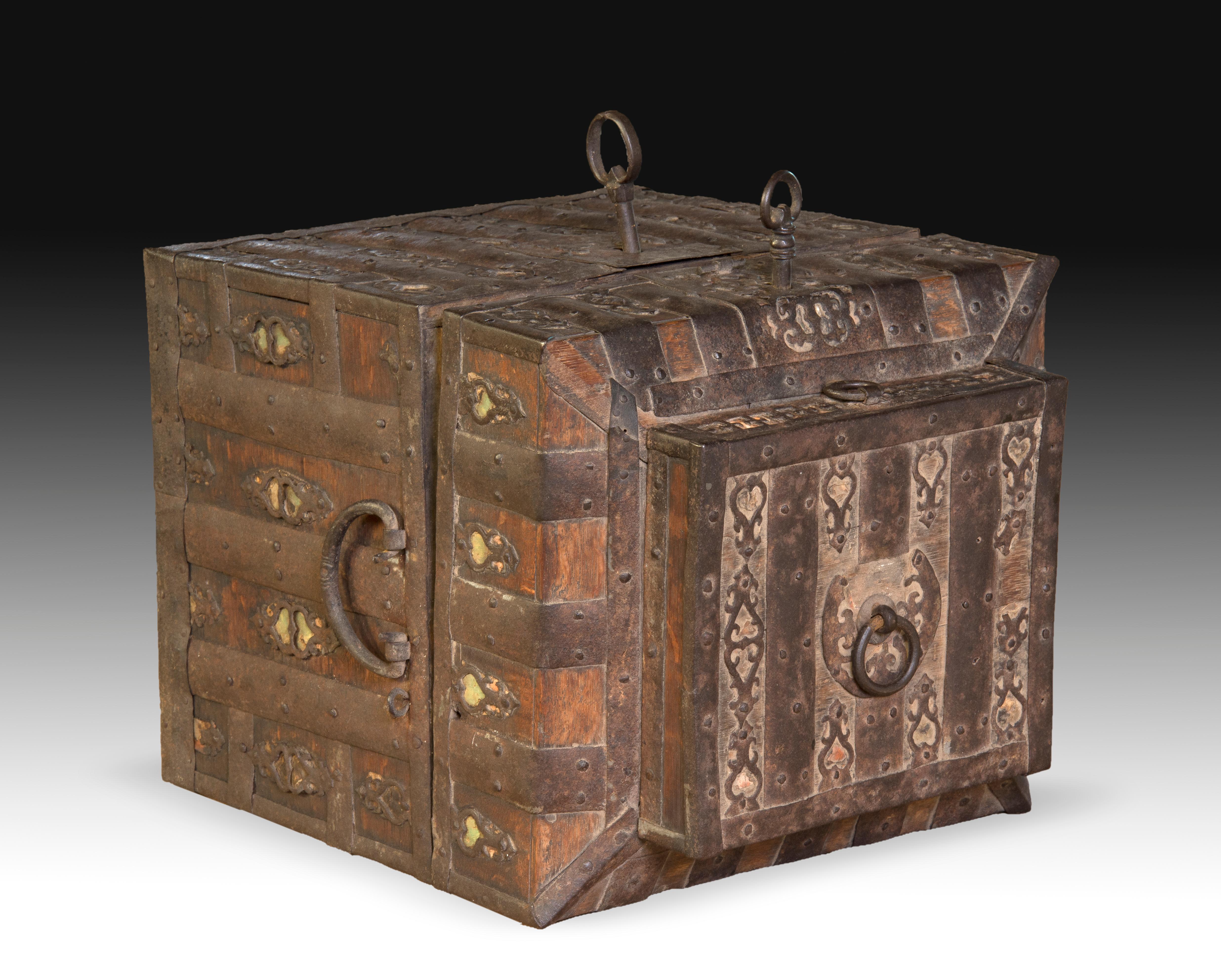 Ironbound Strongbox or Chest, Wrought Iron, Wood, Possibly Russia, 17th Century In Fair Condition In Madrid, ES