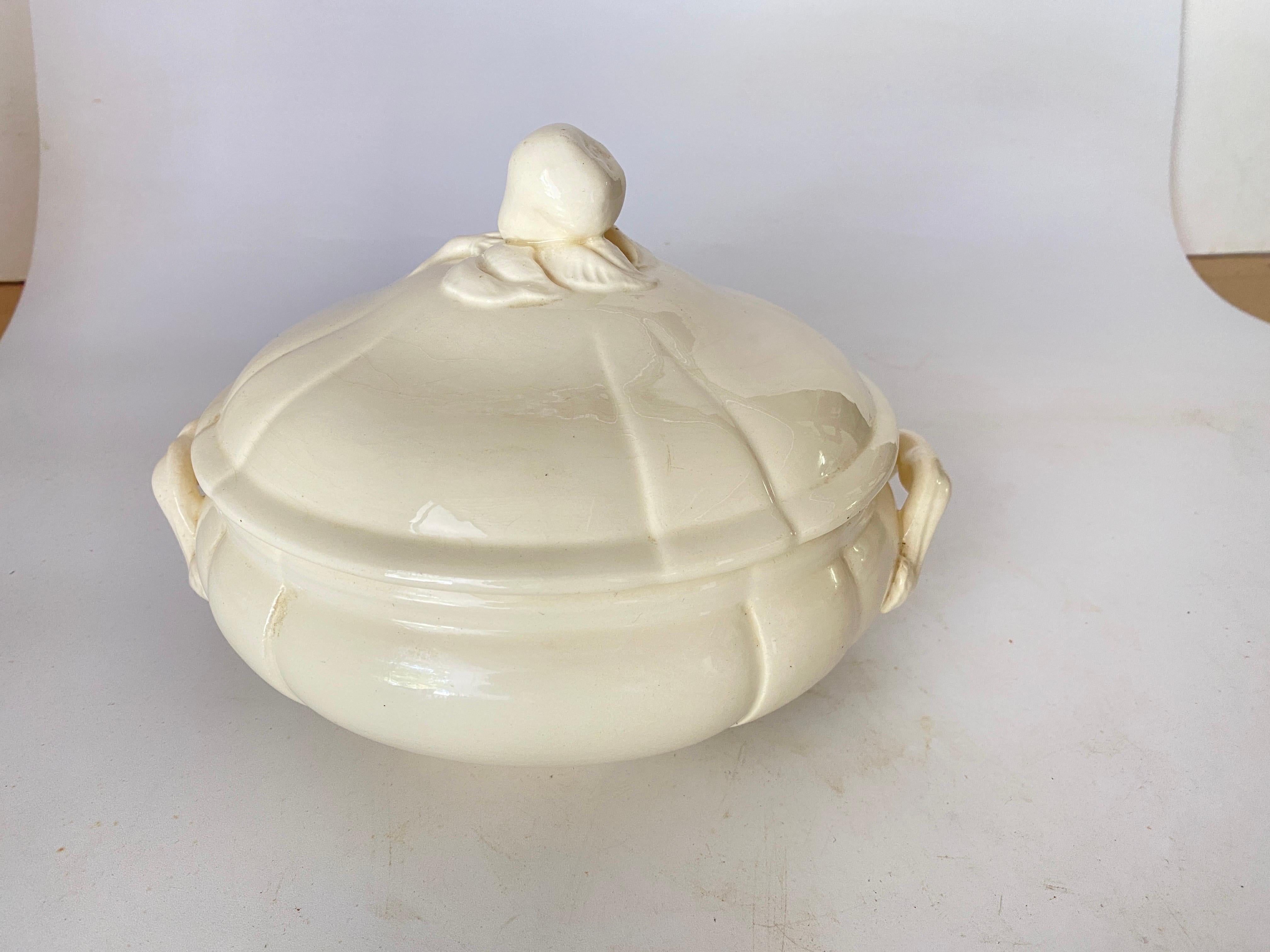 ironstone Bowl or Vide Poche white color circa 19th Century France Sarreguemines For Sale 3