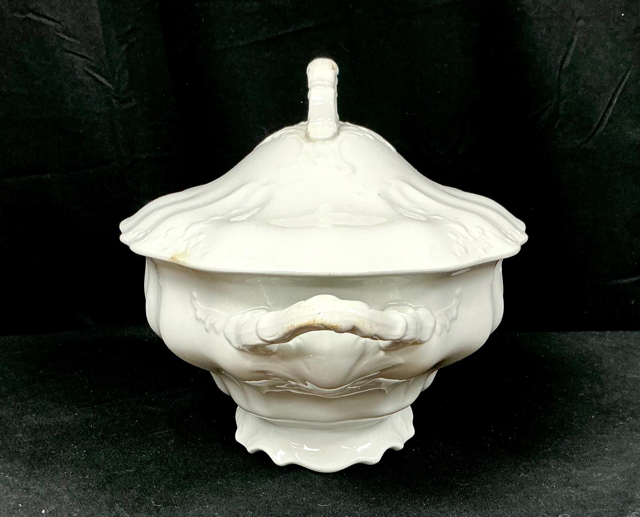 Victorian Ironstone Soup Tureen With Lid by Johnson Brothers, England For Sale