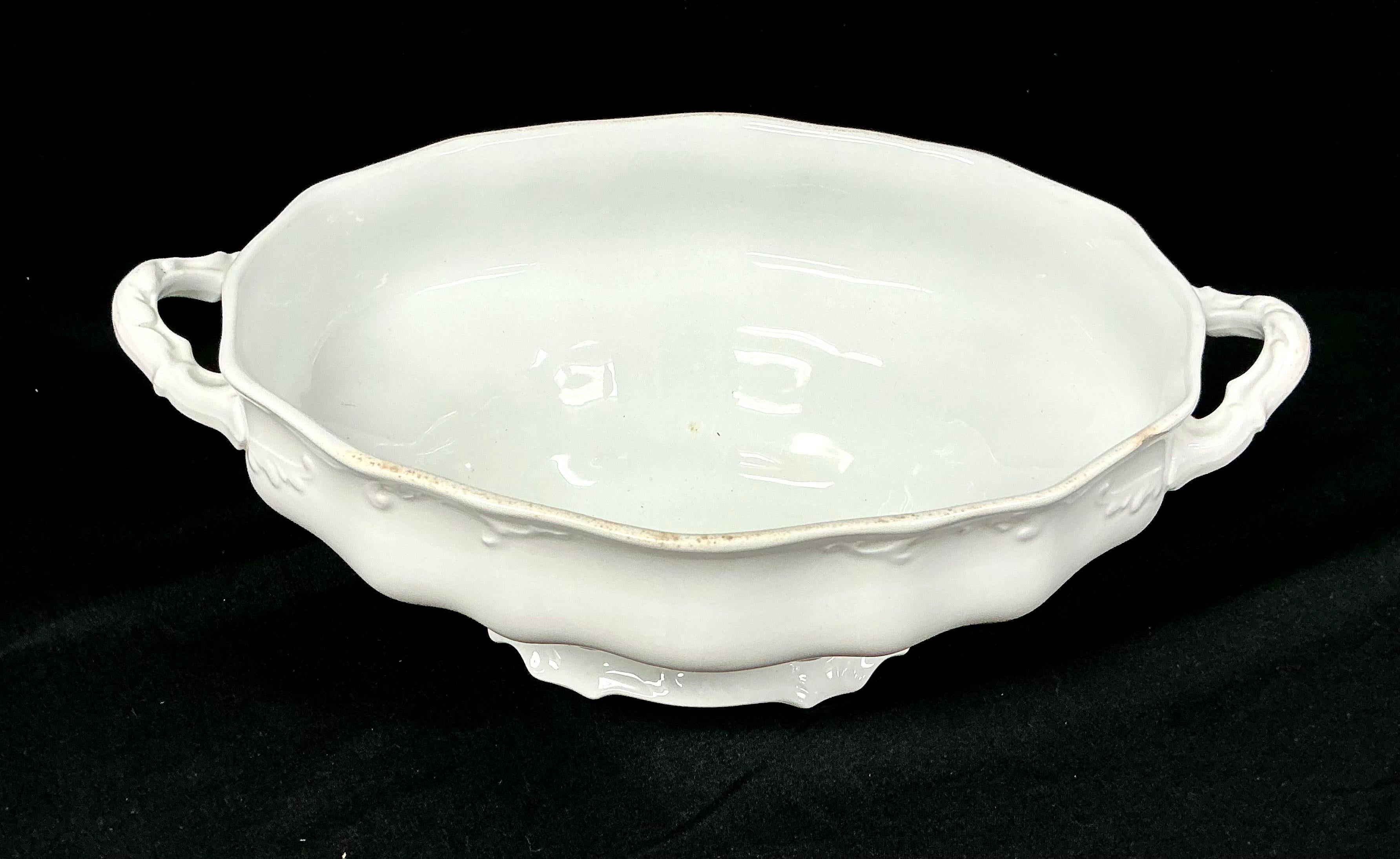 Ironstone Soup Tureen With Lid by Johnson Brothers, England In Good Condition For Sale In Bradenton, FL