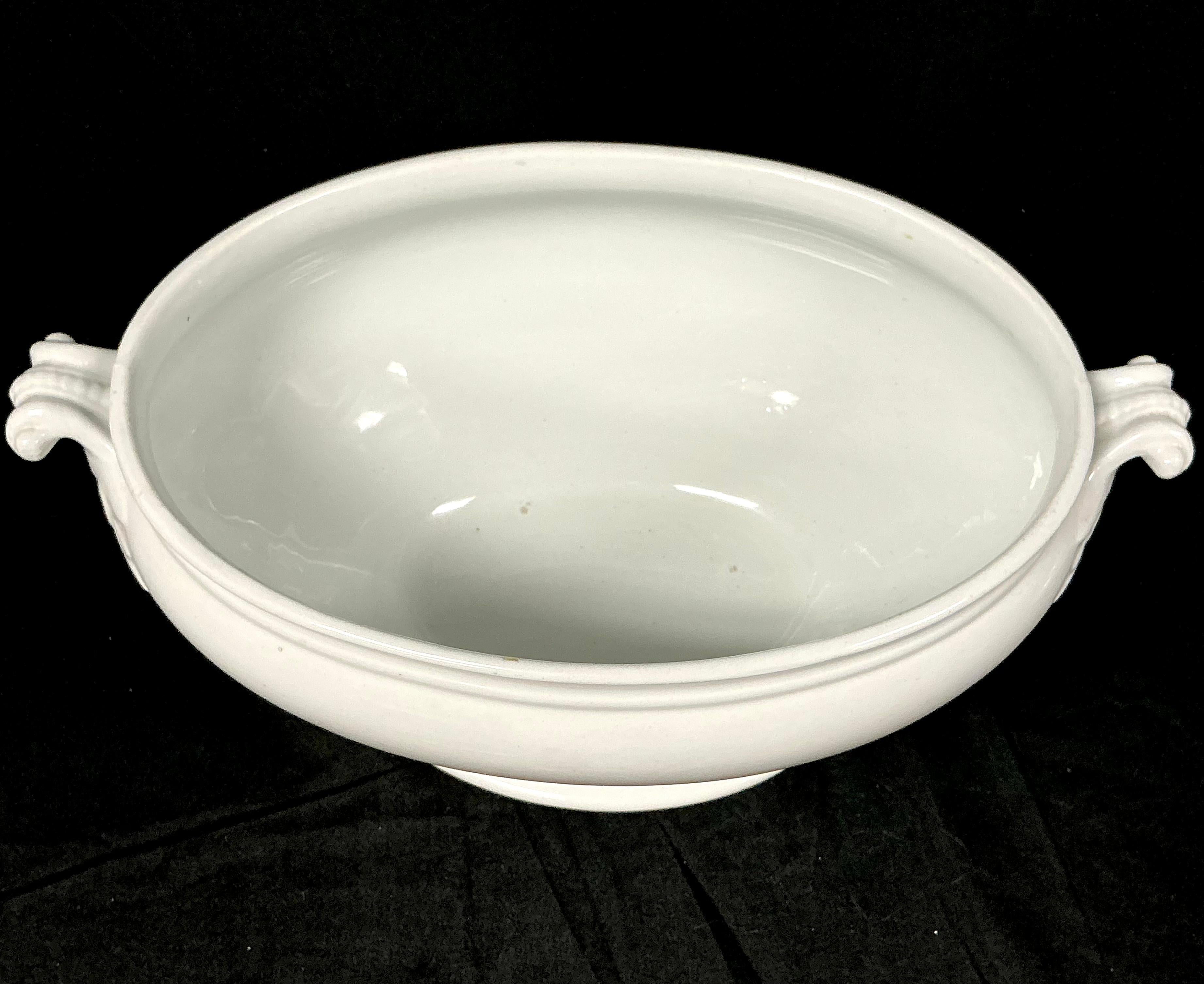 Ironstone Soup Tureen with Lid/Ladle by J.& G. Meakin In Good Condition For Sale In Bradenton, FL