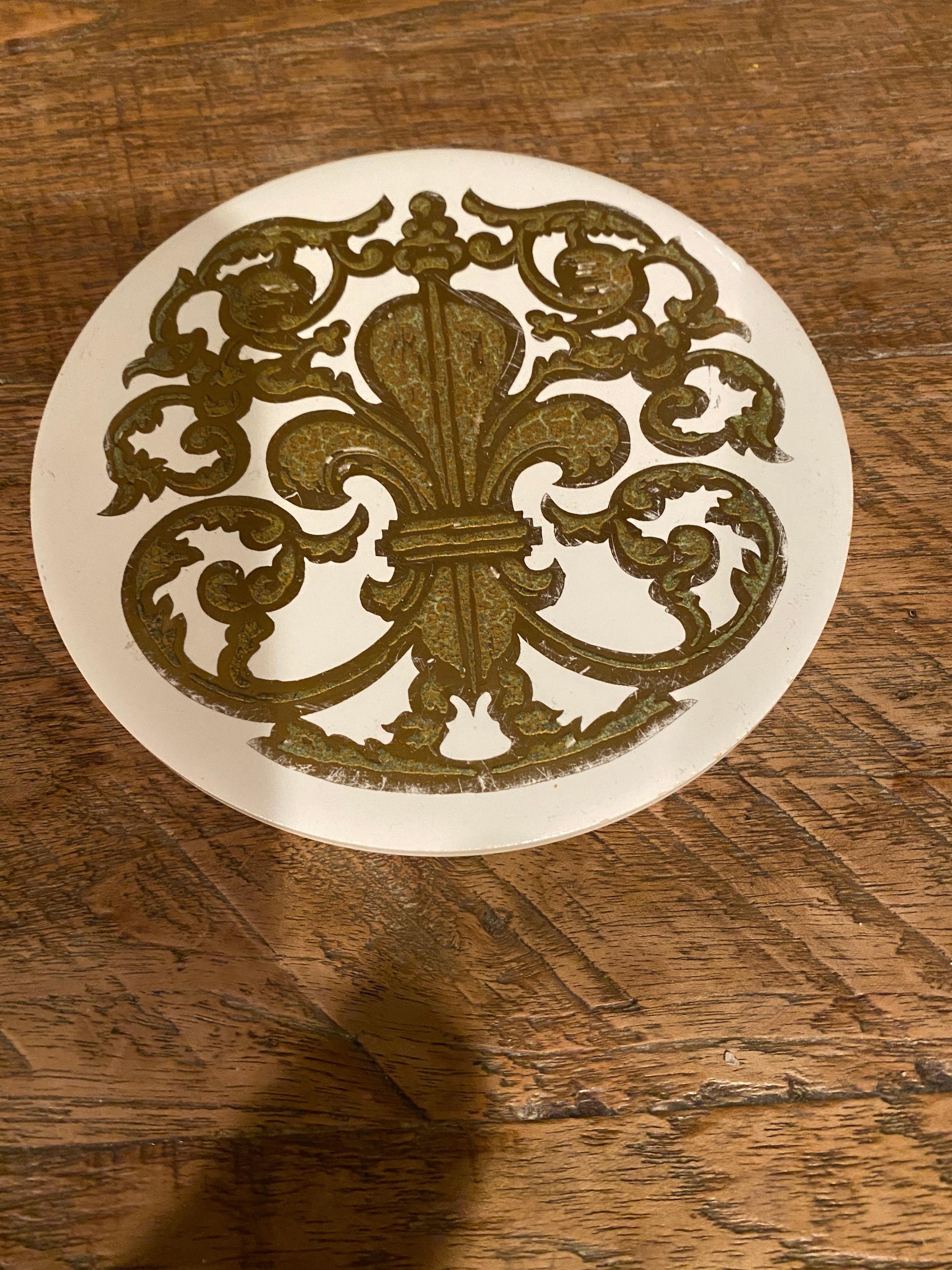 Ironstone Trivet with Gold Fleur-de-Lis Design In Good Condition In Sheffield, MA