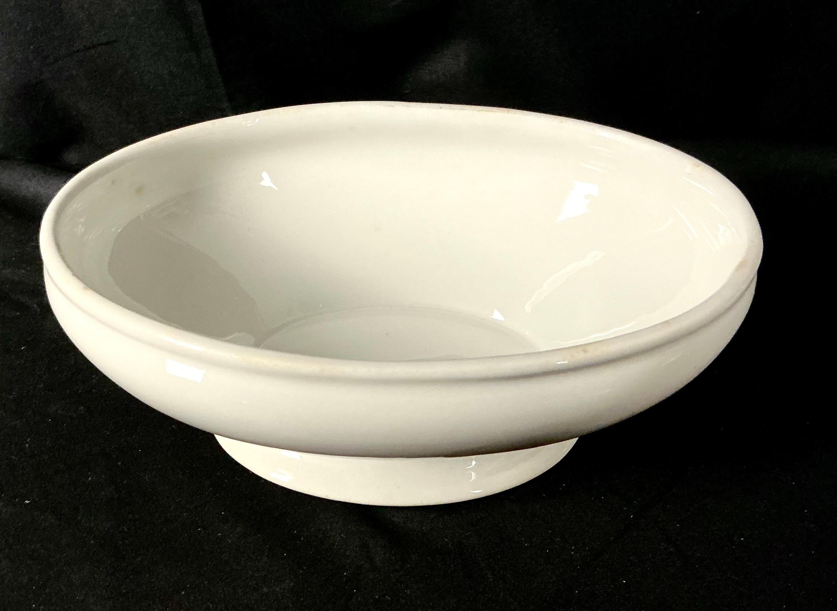20ième siècle Soupière à légumes avec couvercle Buffalo China en vente