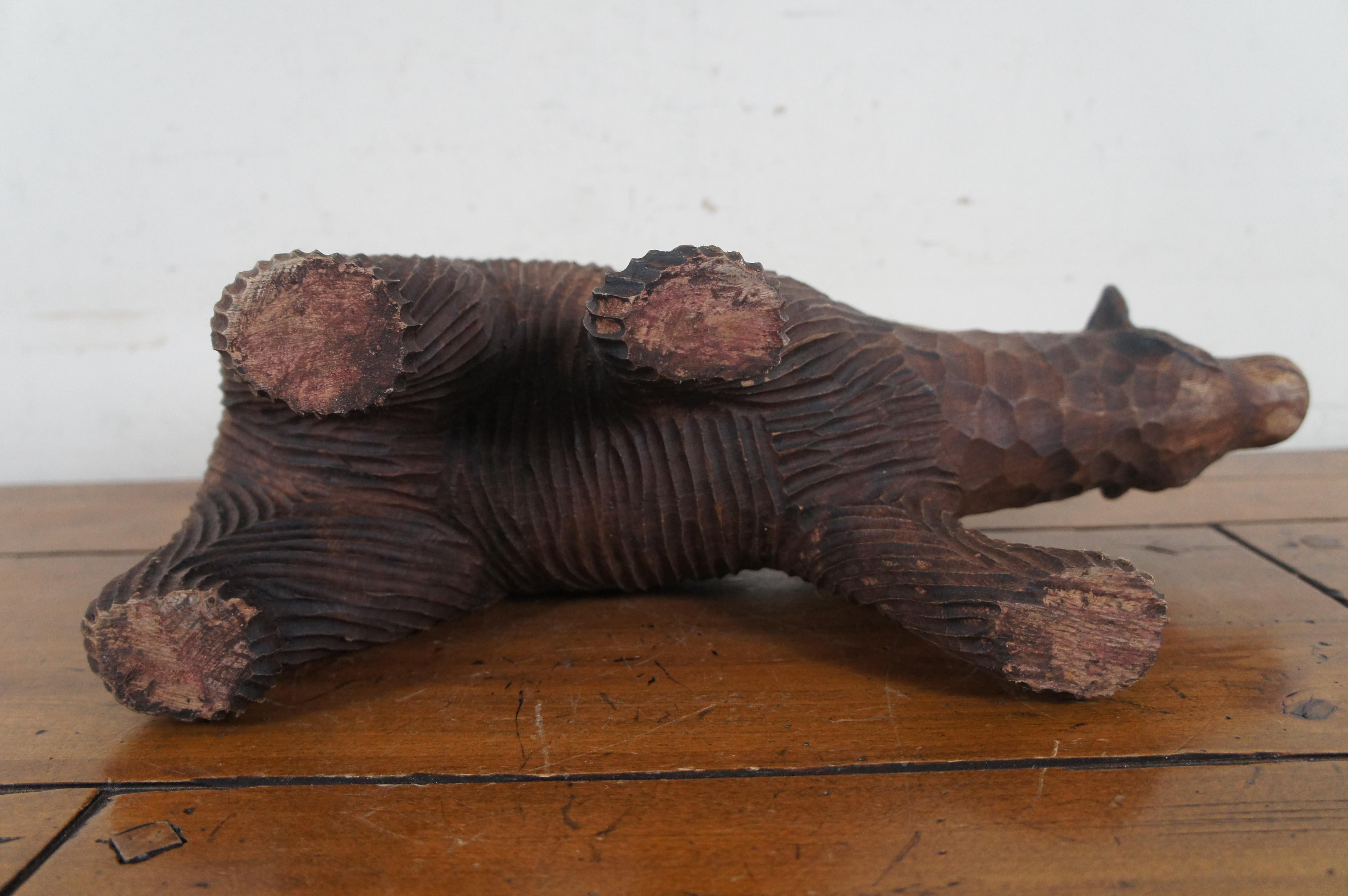 Bois de feuillus Figurine d'ours éblouissant sculptée en bois de fer rustique cabane Adirondak  en vente