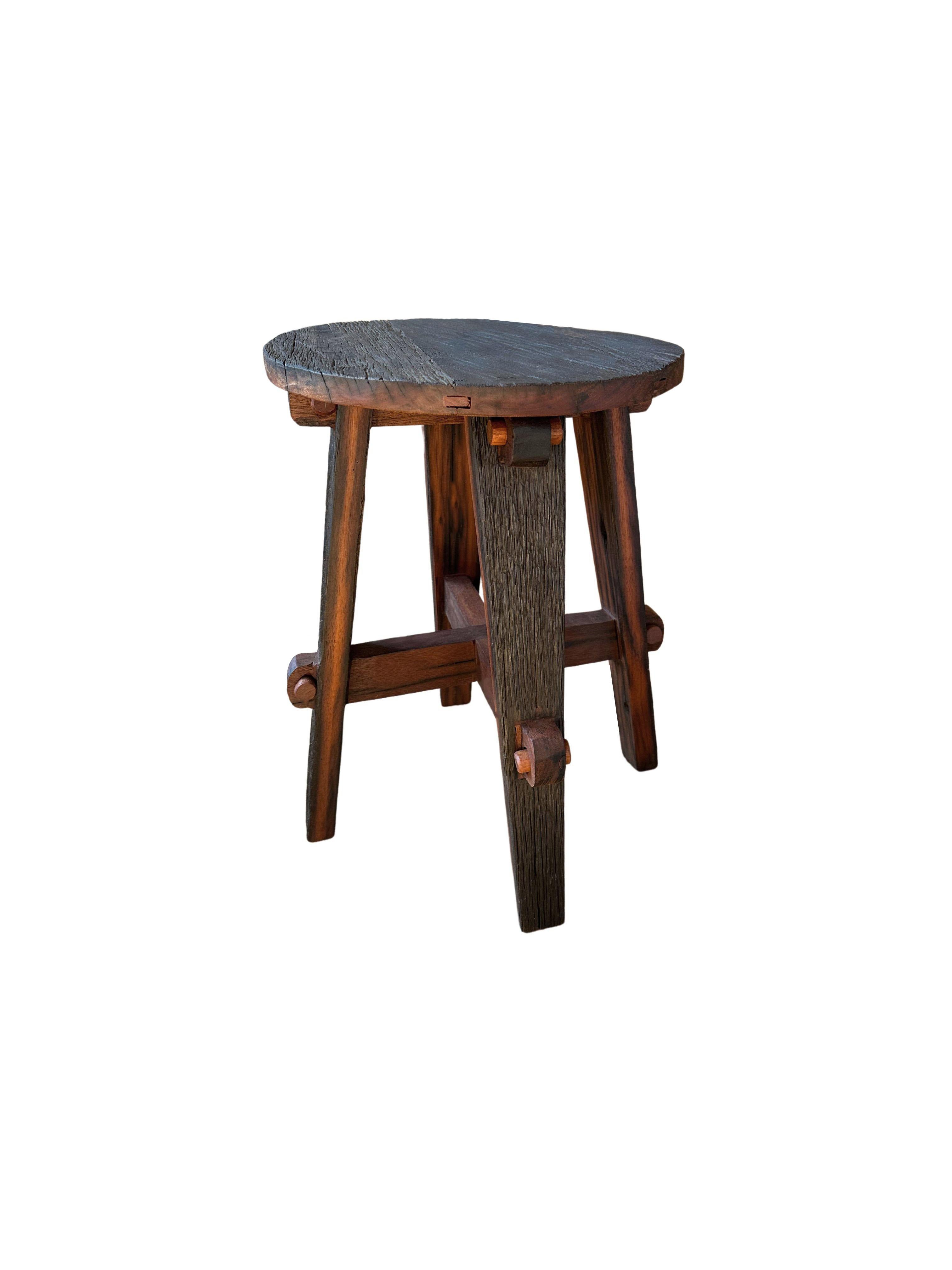 Ironwood Stool Modern Organic, Hand Crafted with Artisanal Wood Joinery In New Condition For Sale In Jimbaran, Bali