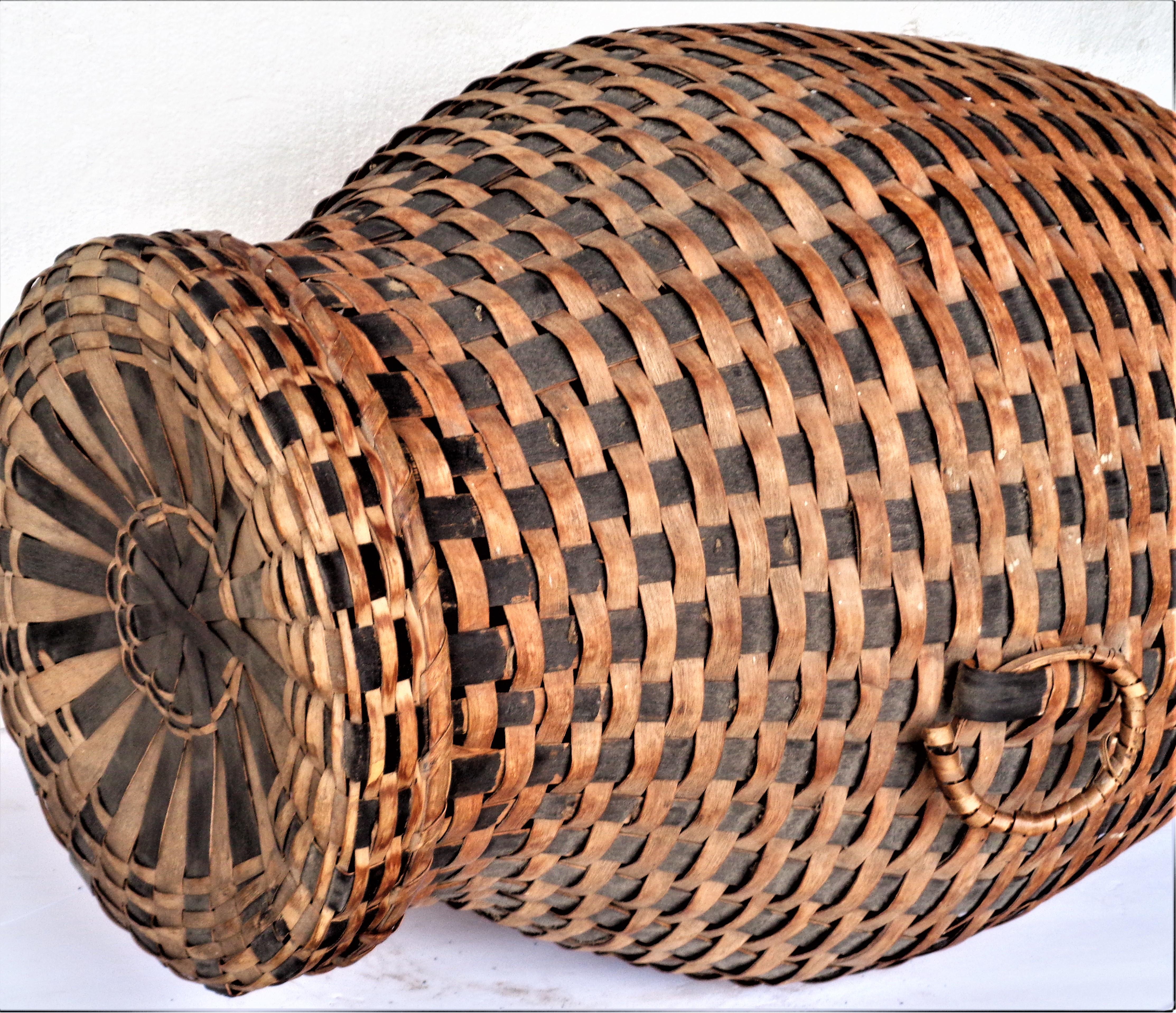 Iroquois Storage Basket, Circa 1900 For Sale 2