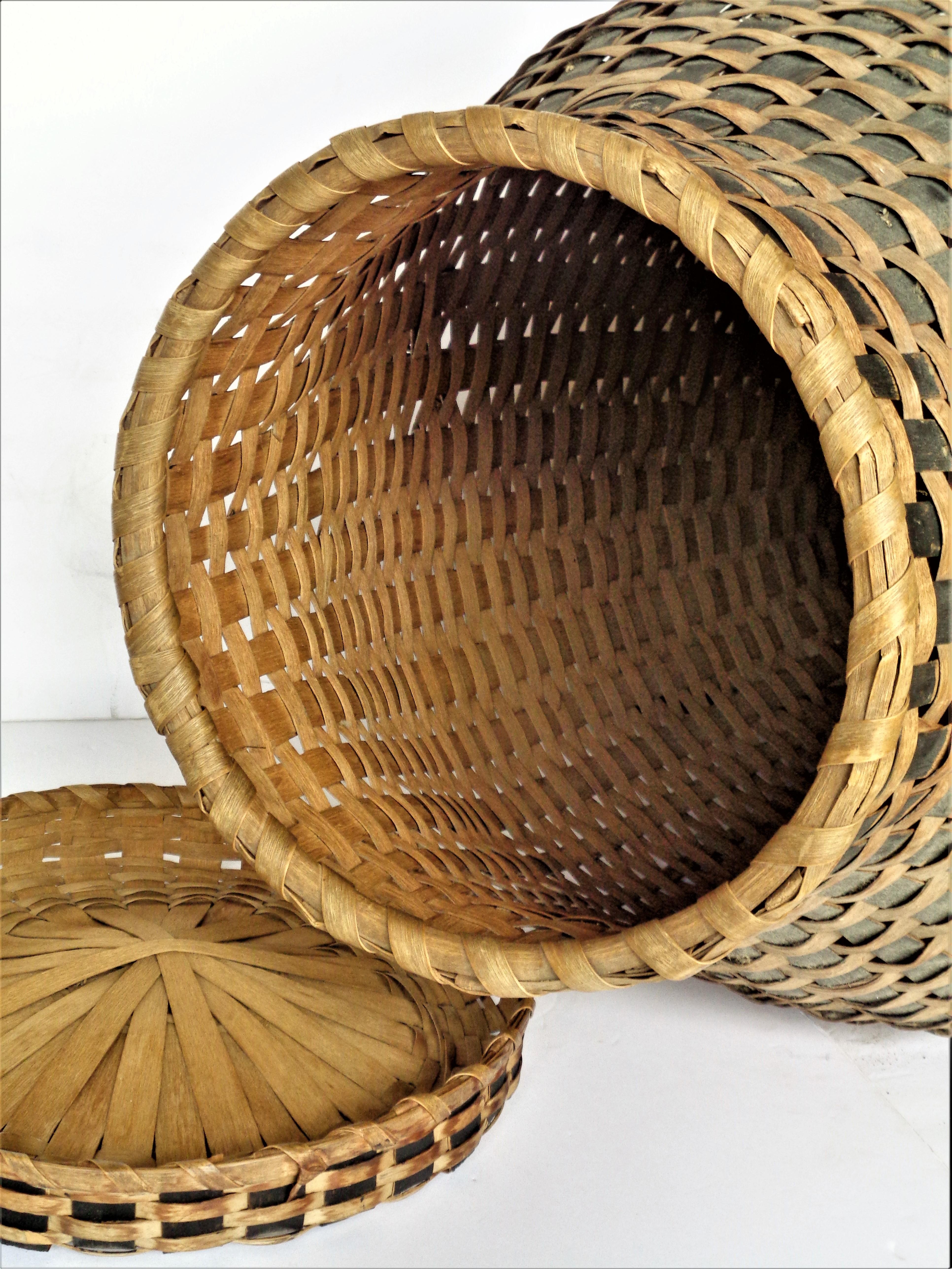 Panier de rangement Iroquois, Circa 1900 en vente 5