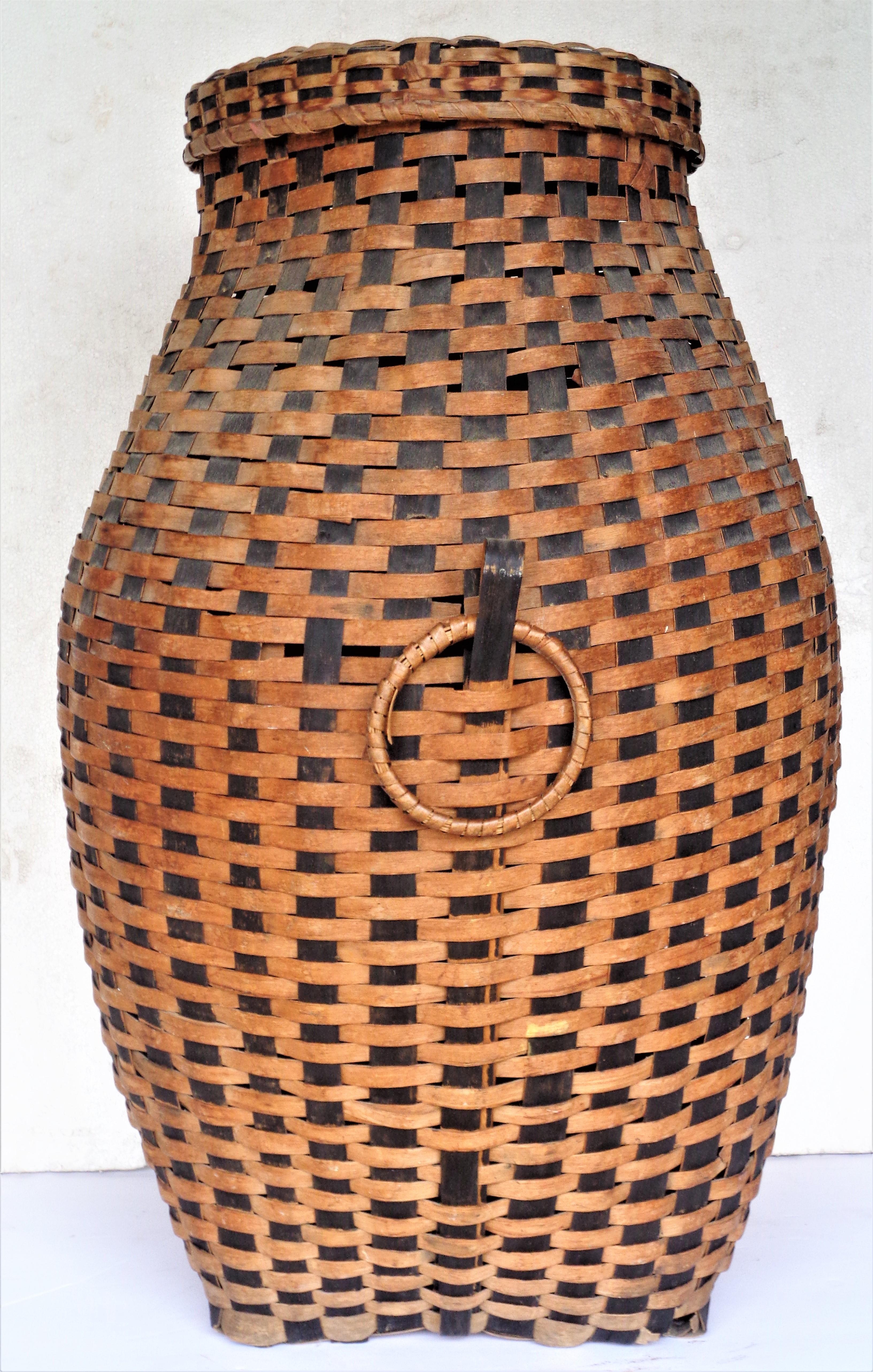 Iroquois Storage Basket, Circa 1900 For Sale 4