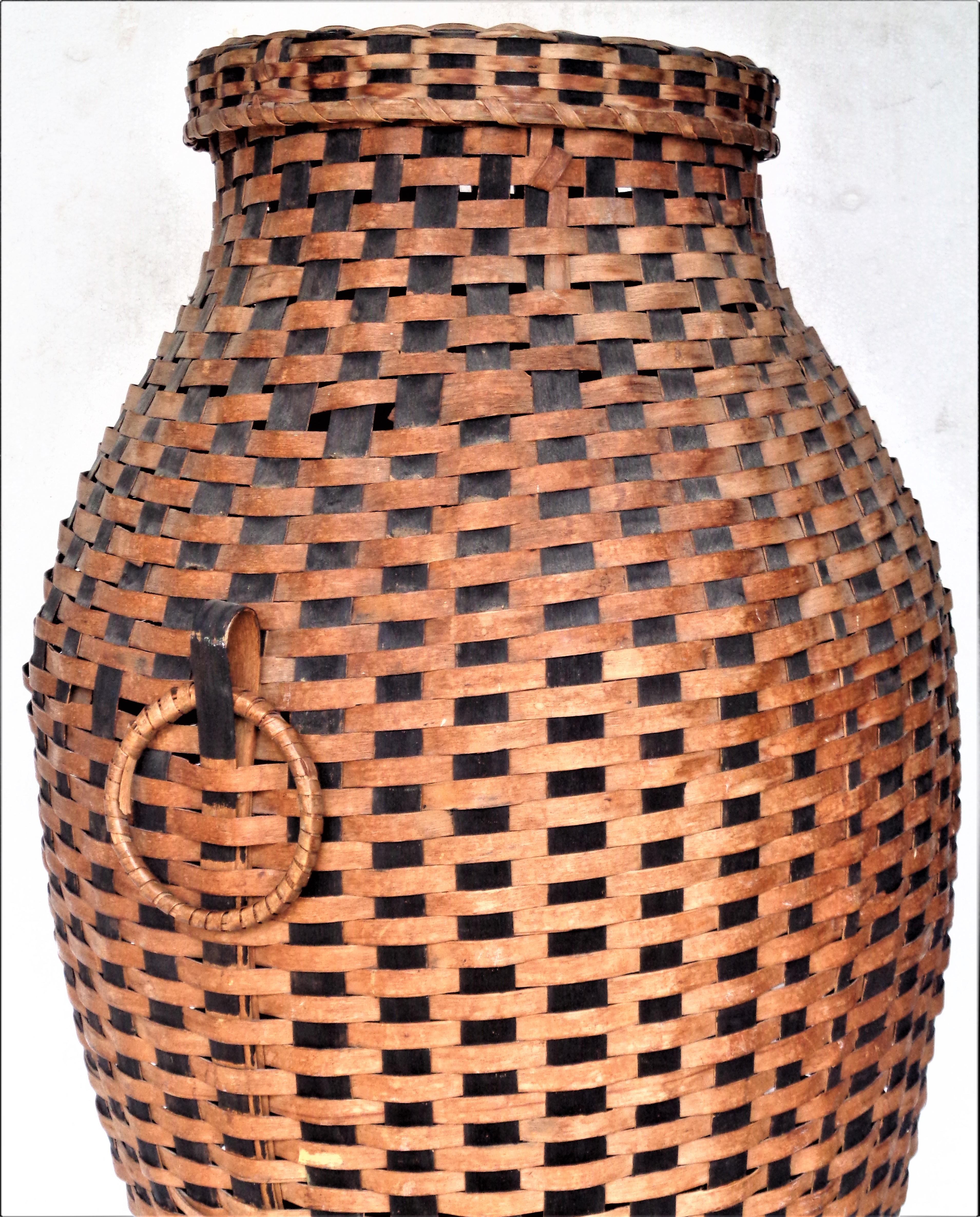 Amérindien Panier de rangement Iroquois, Circa 1900 en vente