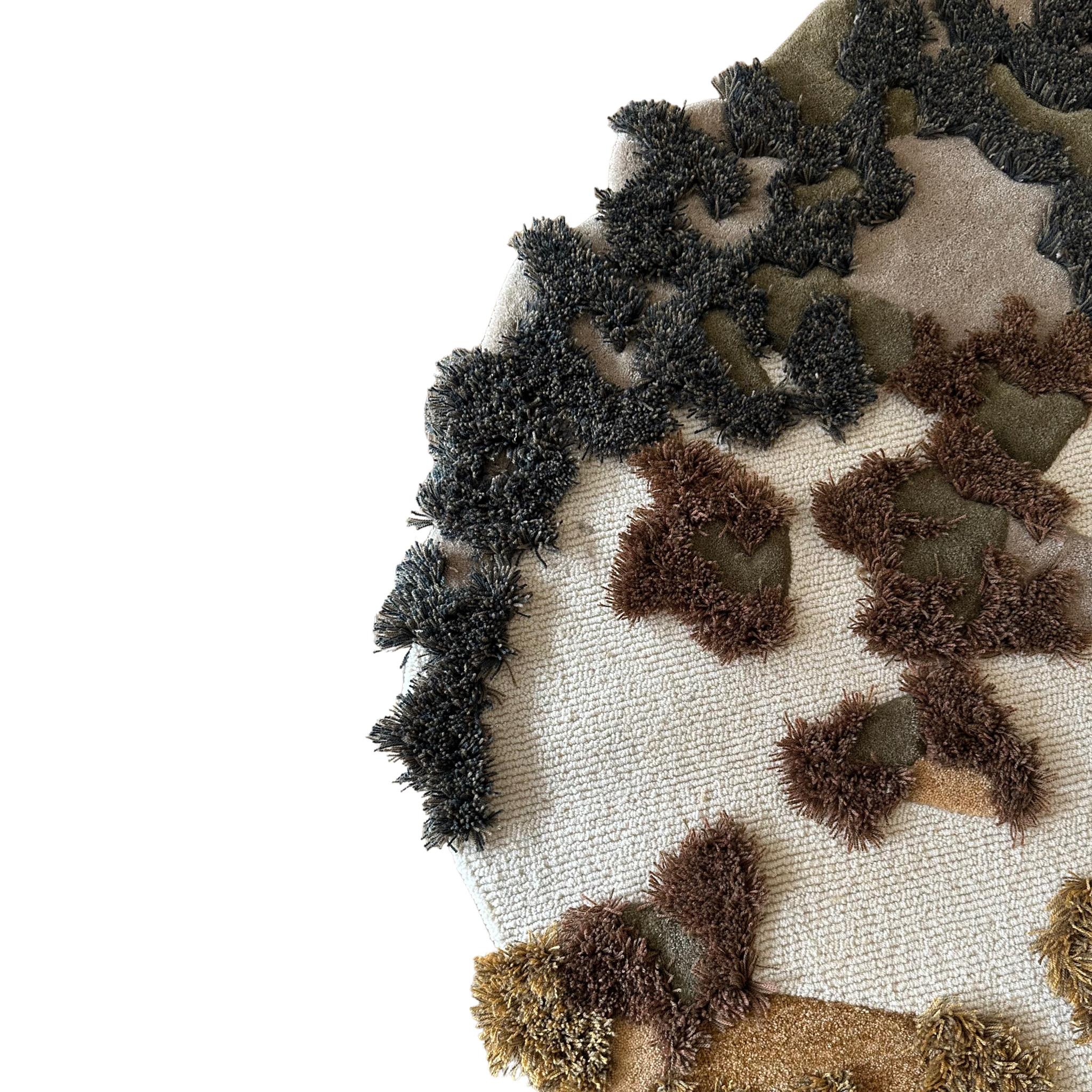 Indonésien Tapis Irregular Abstract Brown ' Choco High ' by RAG HOME en vente