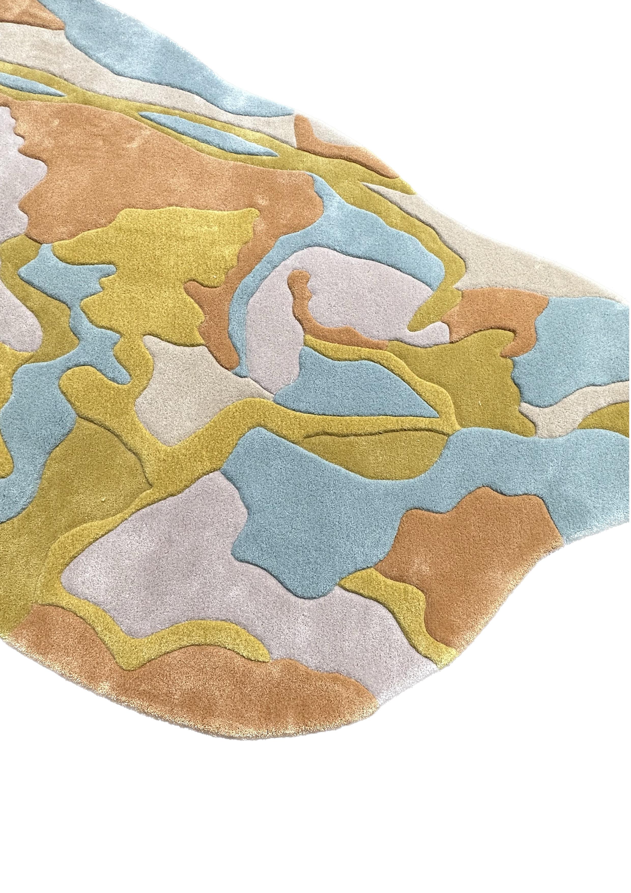 Unregelmäßiger abstrakter, organischer, handgetufteter Wollteppich in Pastellfarben von RAG Home (Moderne) im Angebot