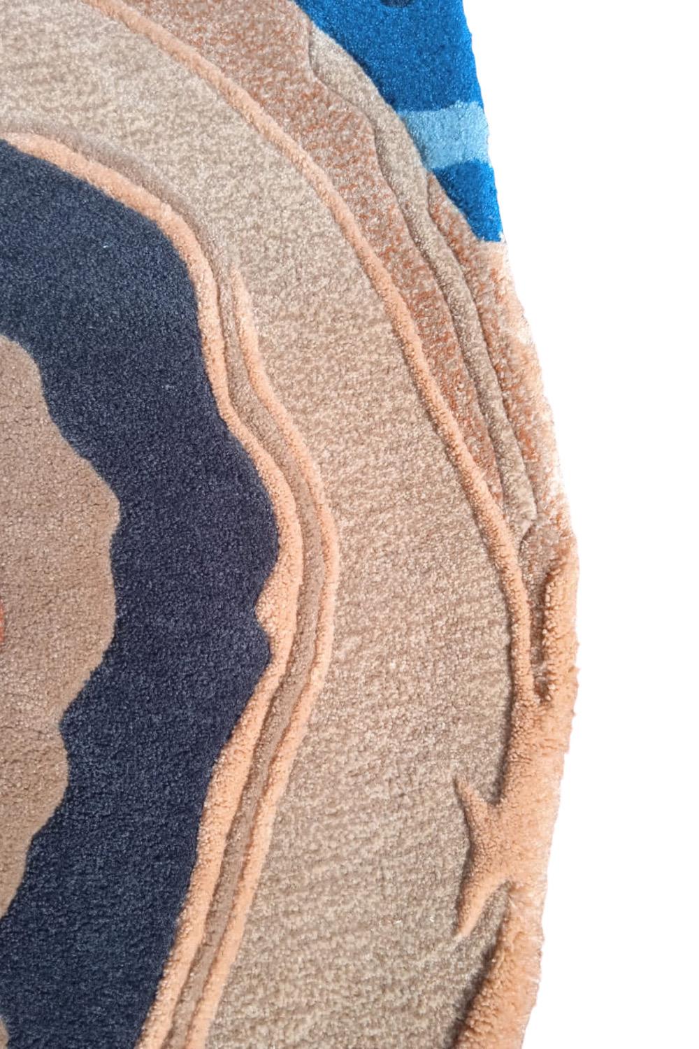 Unregelmäßiger ovaler runder Teppich aus beiger und brauner Tosca-Wolle von RAG Home (Moderne) im Angebot